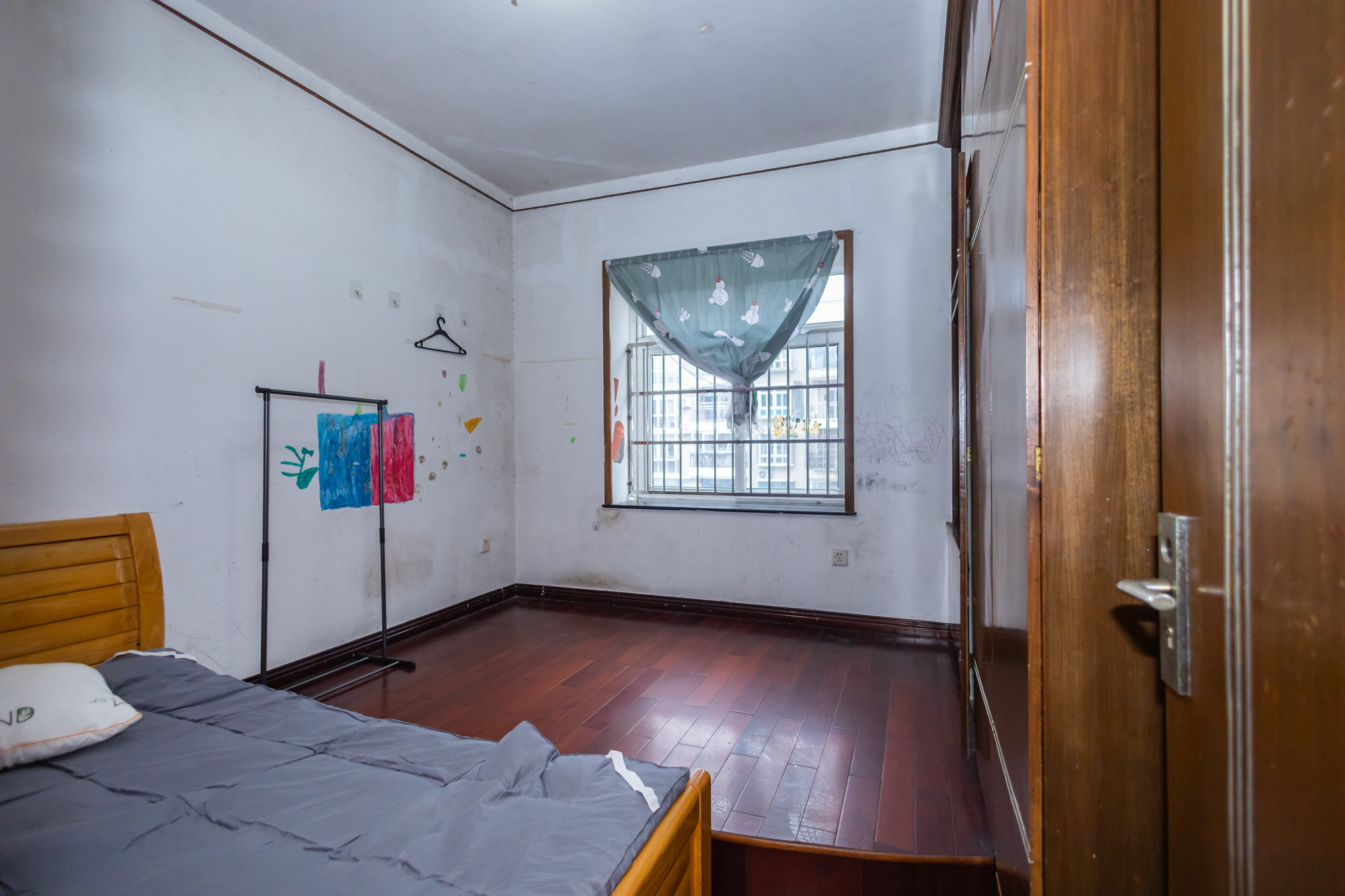 楚天家园 3室2厅2卫 55.0万 楚天家园 3室2厅2卫 55.0万卧室