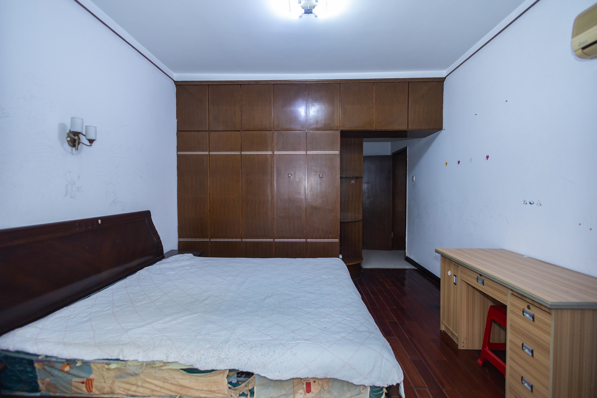 楚天家园 3室2厅2卫 55.0万 楚天家园 3室2厅2卫 55.0万卧室