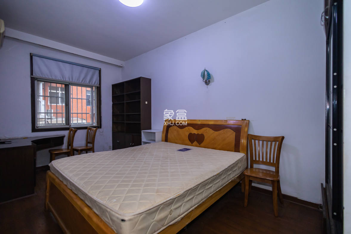 湘绣城 3室2厅2卫 40.8万 湘绣城 3室2厅2卫 40.8万卧室