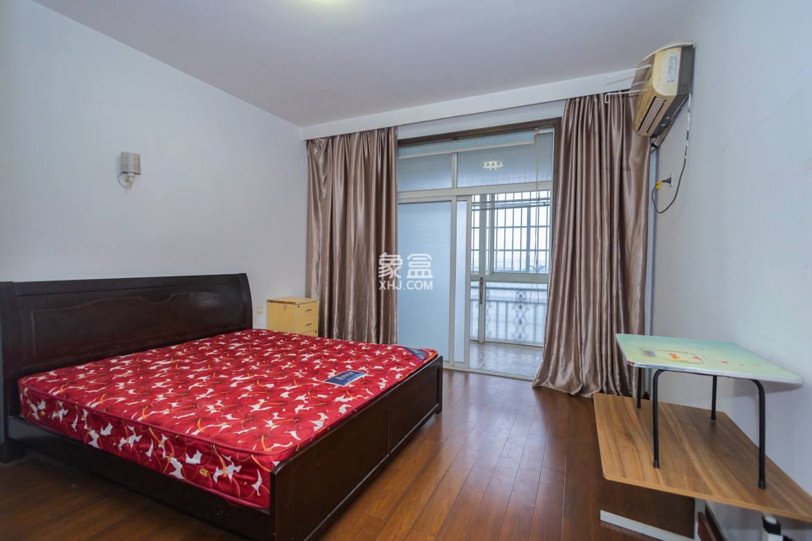 湘绣城 3室2厅2卫 40.8万 湘绣城 3室2厅2卫 40.8万卧室