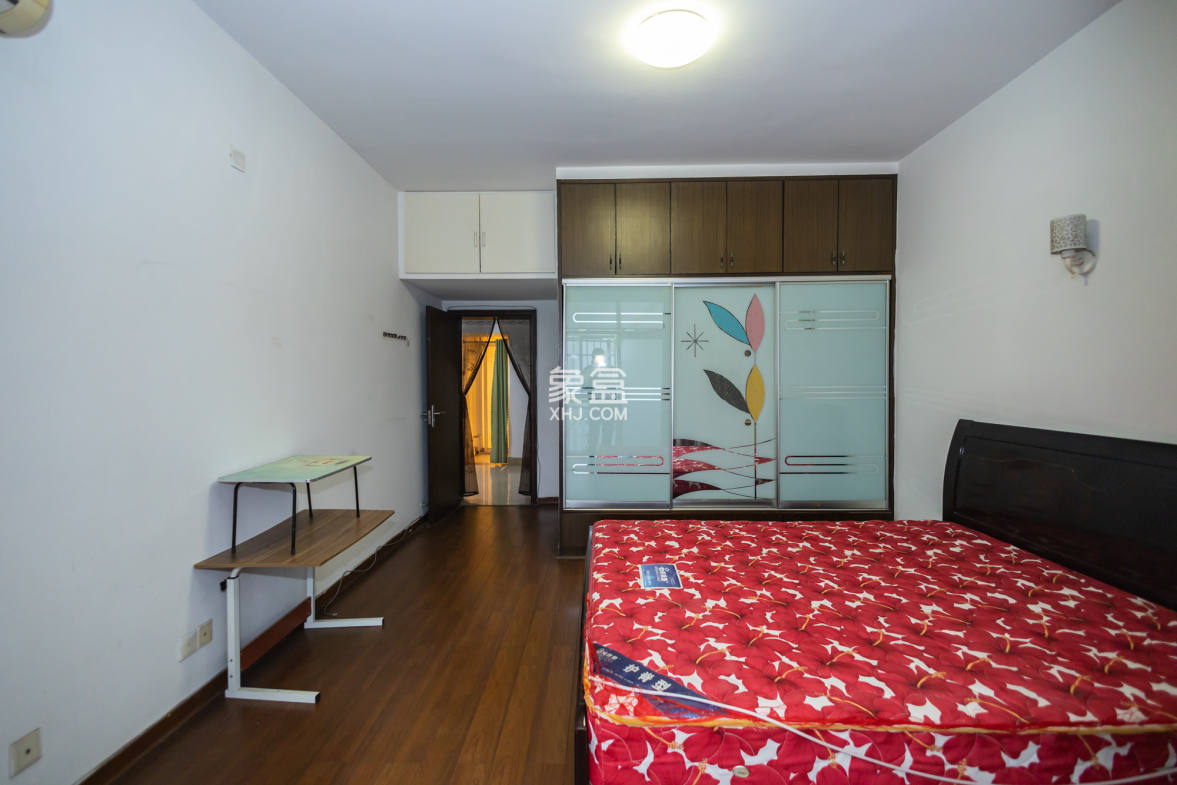 湘绣城 3室2厅2卫 40.8万 湘绣城 3室2厅2卫 40.8万卧室