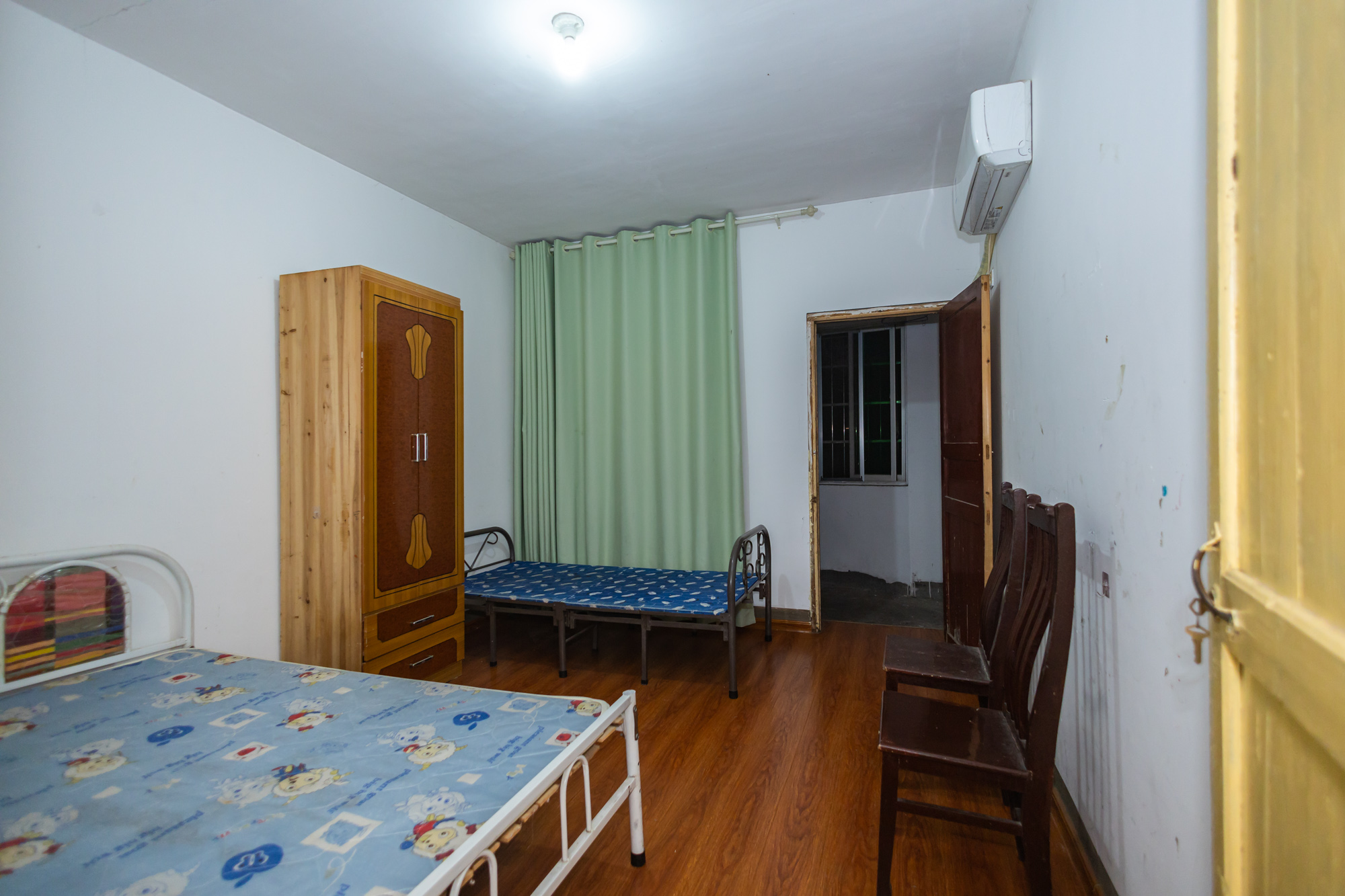 中南汽车世界  2室2厅1卫    30.8万 中南汽车世界  2室2厅1卫    30.8万卧室