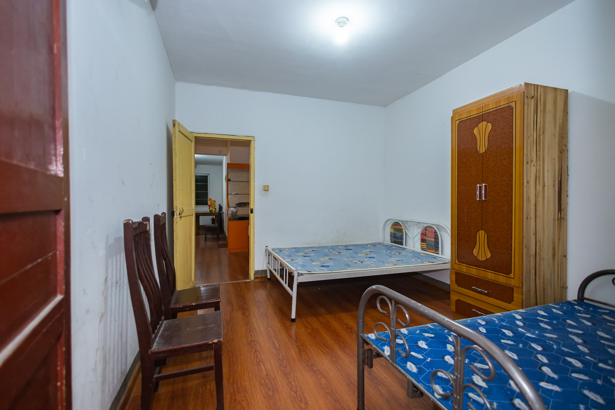 中南汽车世界  2室2厅1卫    30.8万 中南汽车世界  2室2厅1卫    30.8万卧室