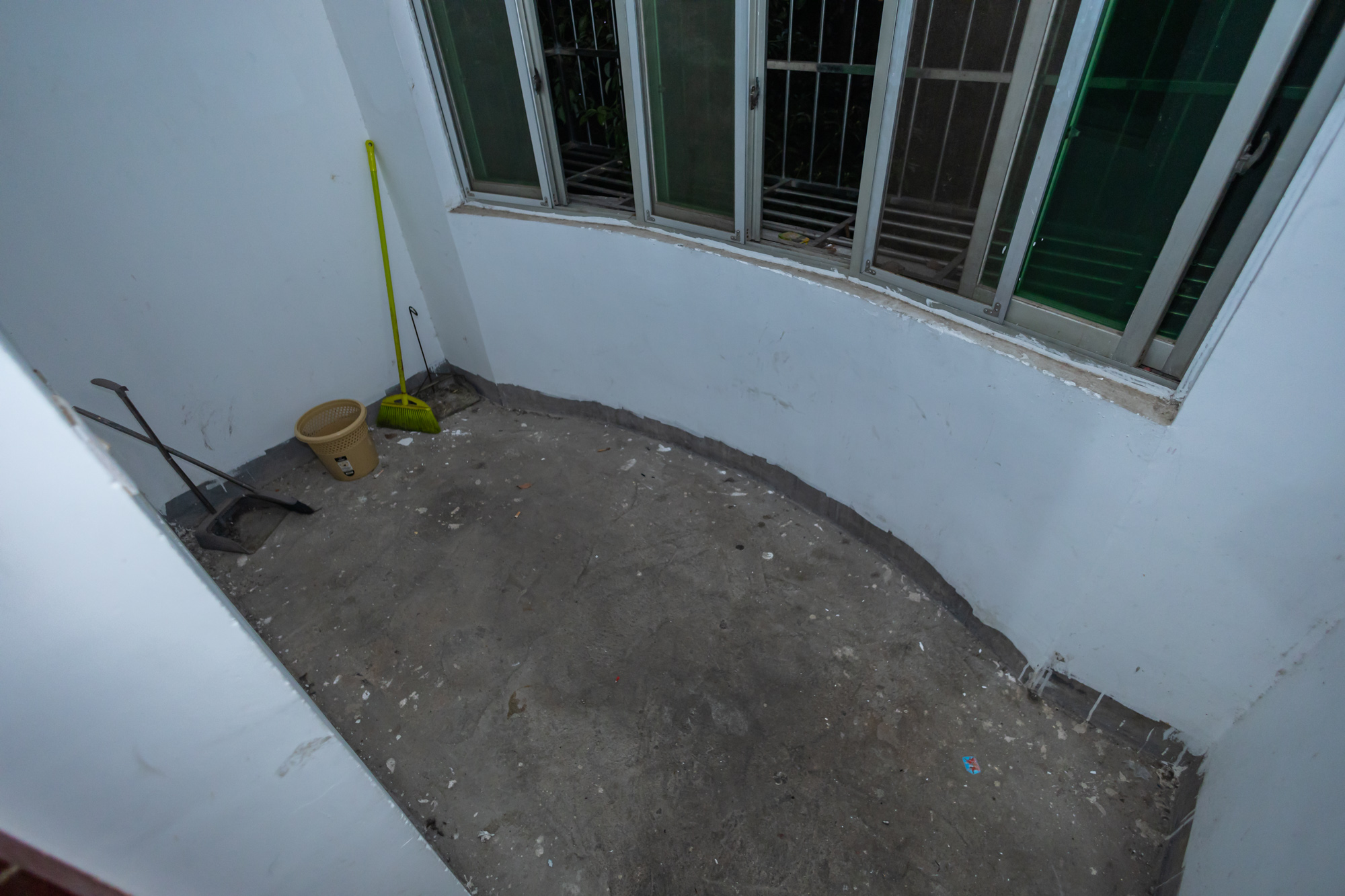 中南汽车世界  2室2厅1卫    30.8万 中南汽车世界  2室2厅1卫    30.8万阳台