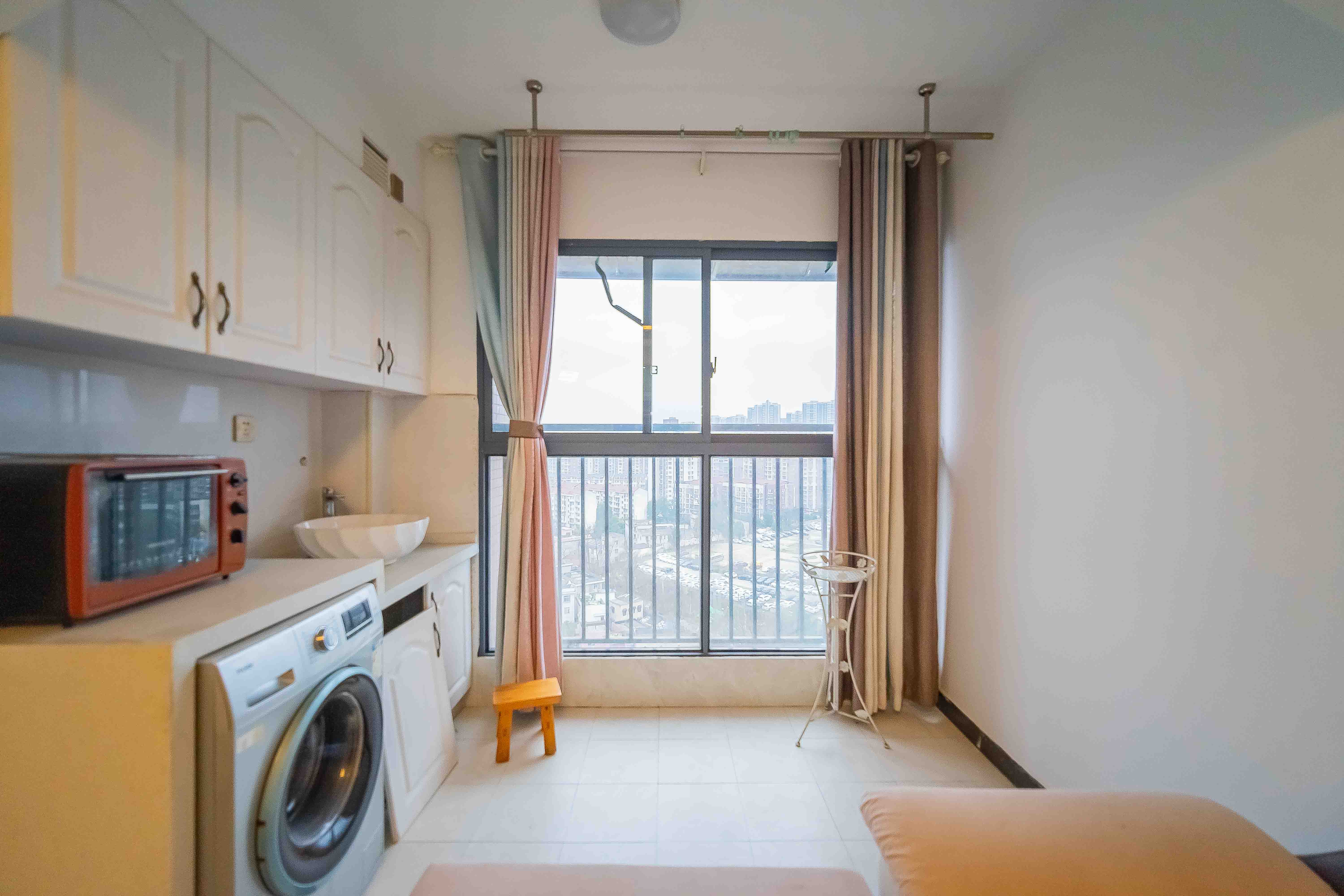 叠彩兰亭  2室2厅1卫    66.8万客厅