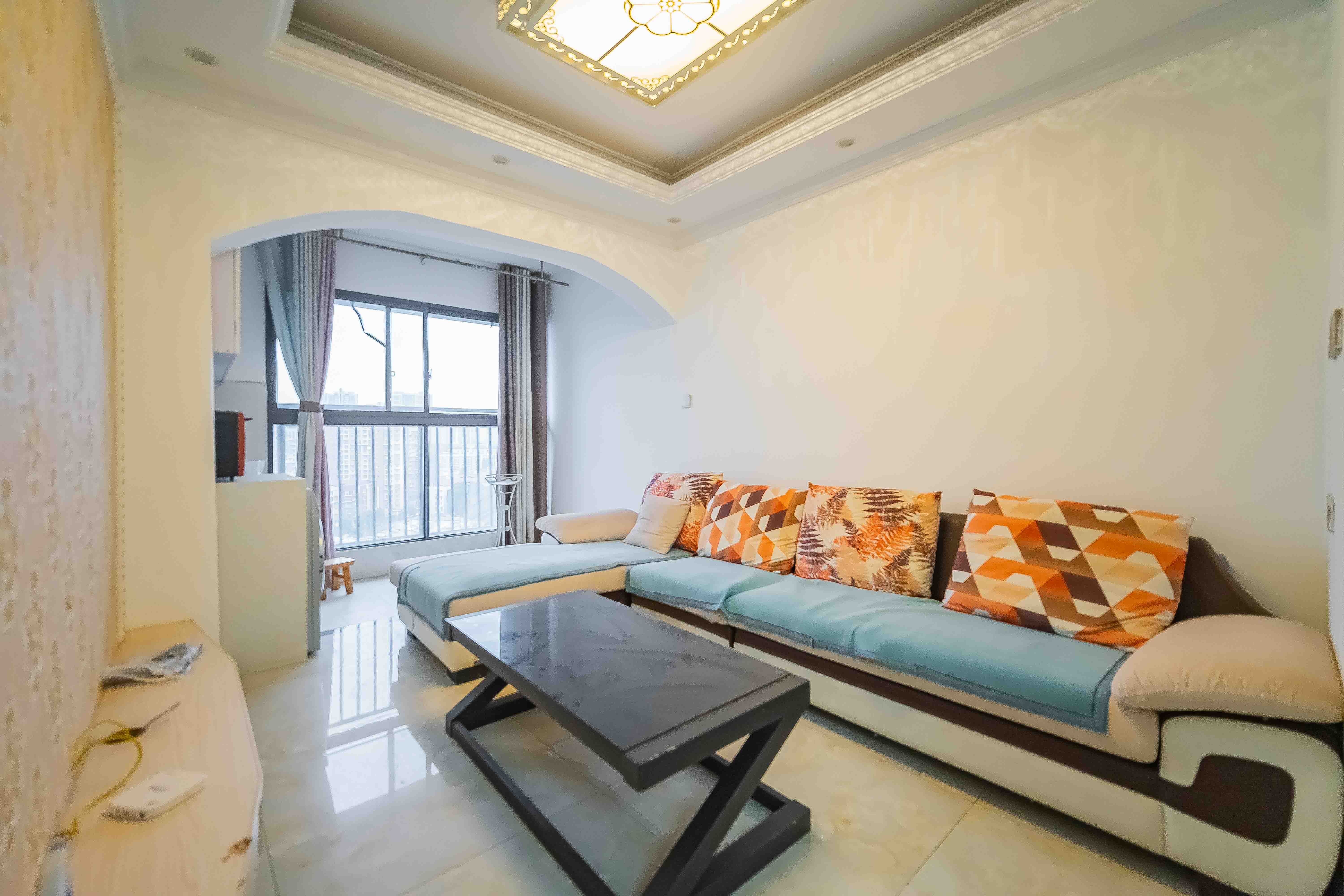 叠彩兰亭  2室2厅1卫    66.8万客厅