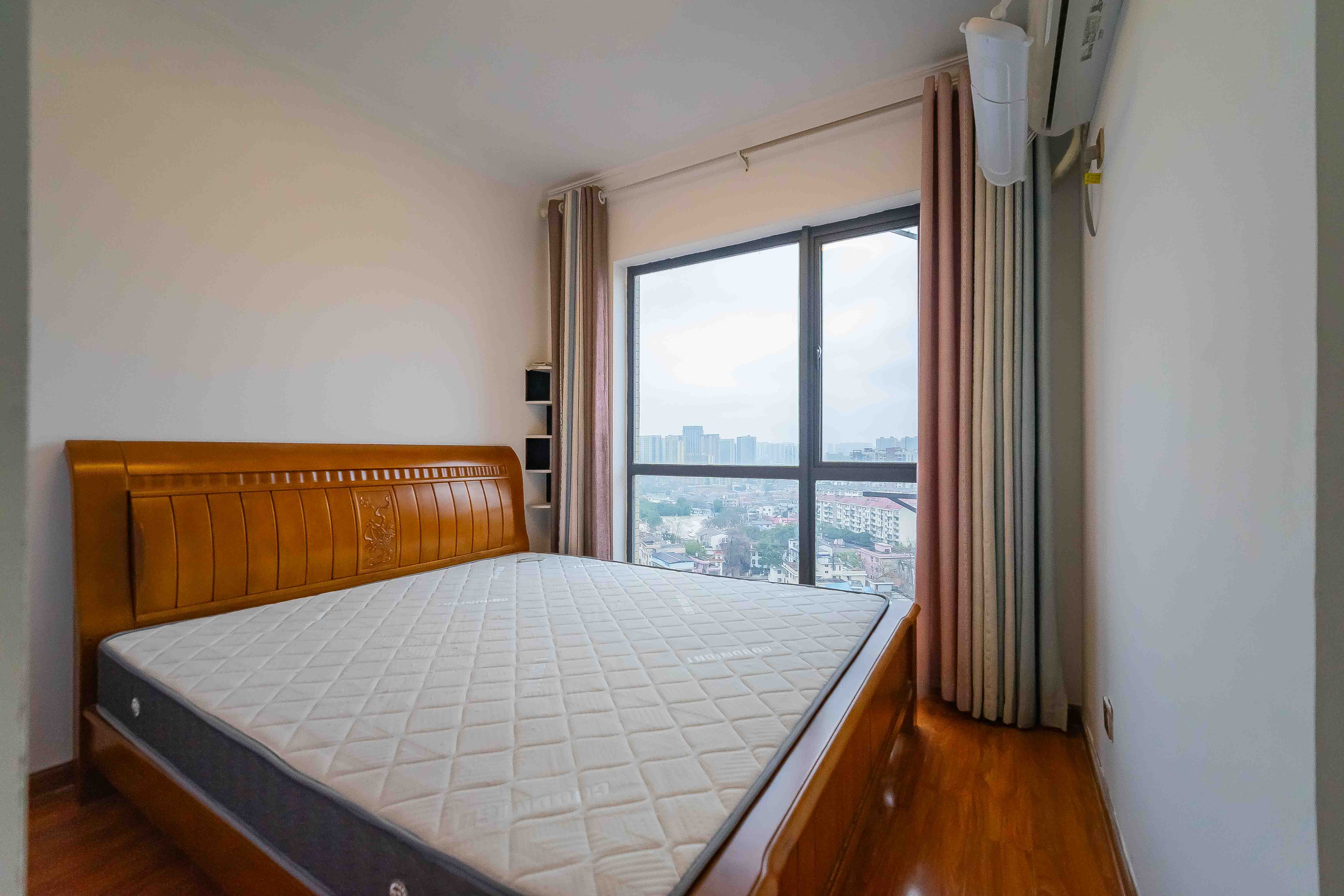 叠彩兰亭  2室2厅1卫    66.8万卧室