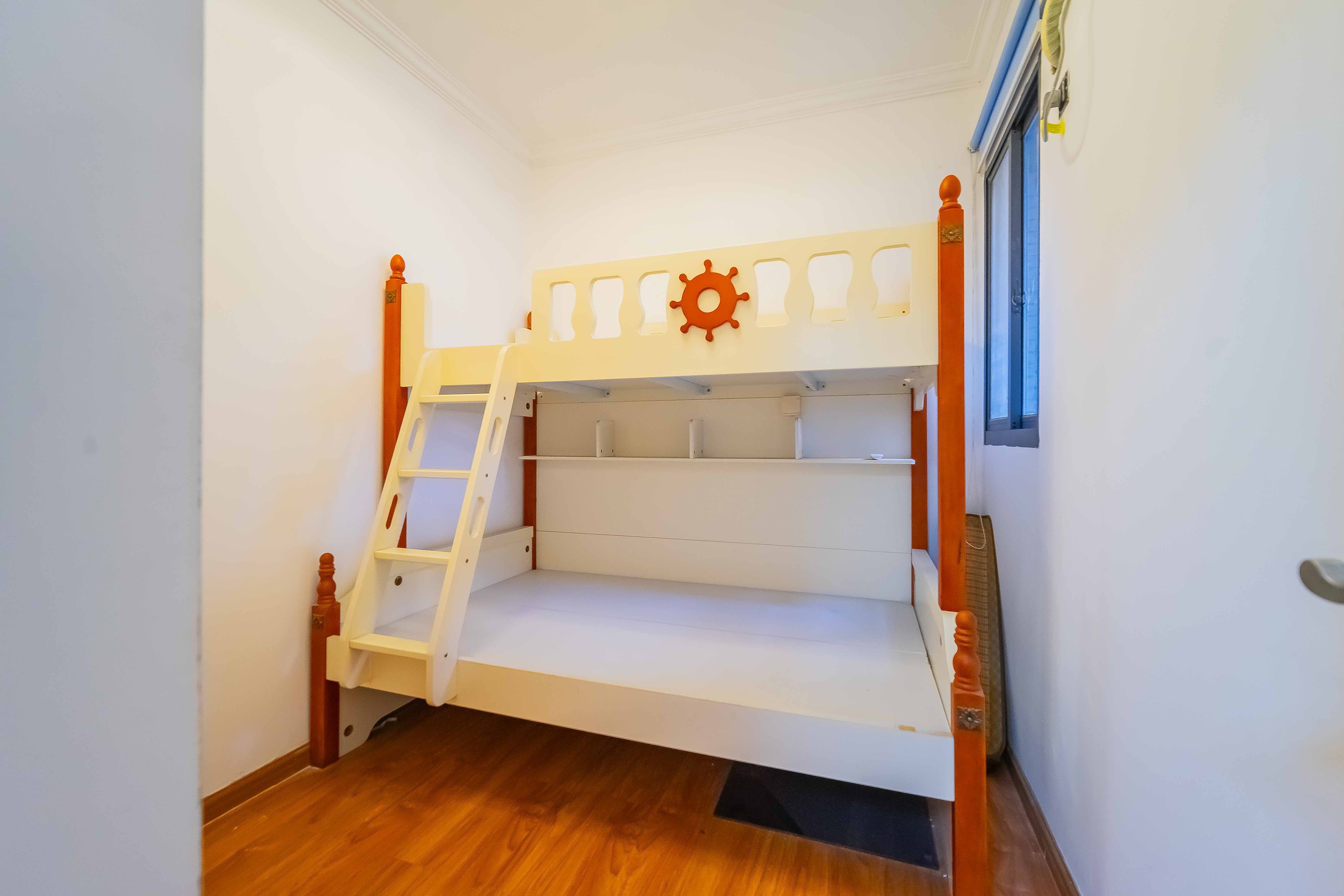 叠彩兰亭  2室2厅1卫    66.8万卧室