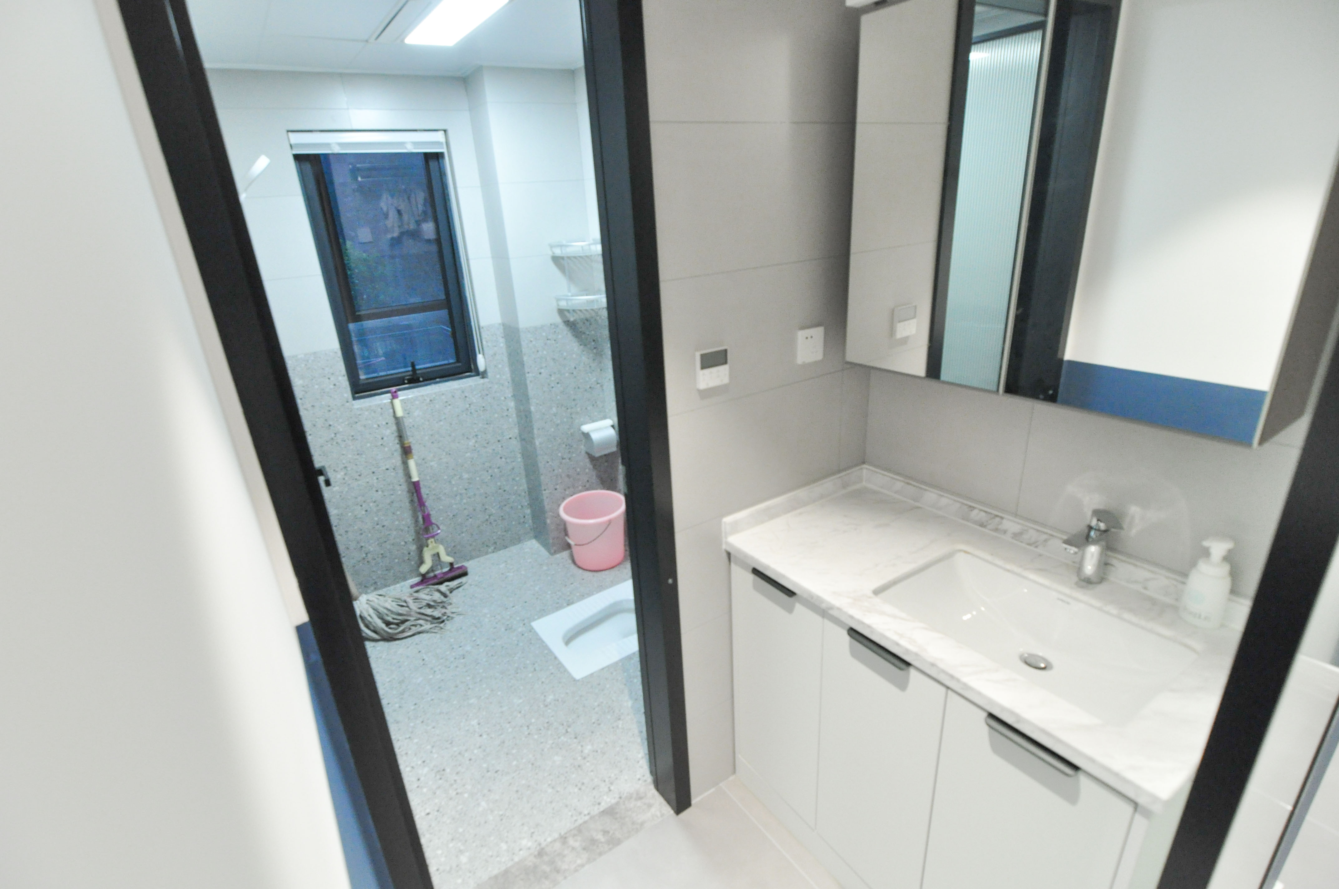 中建梅溪湖中心  4室2厅2卫   228.00万卧室