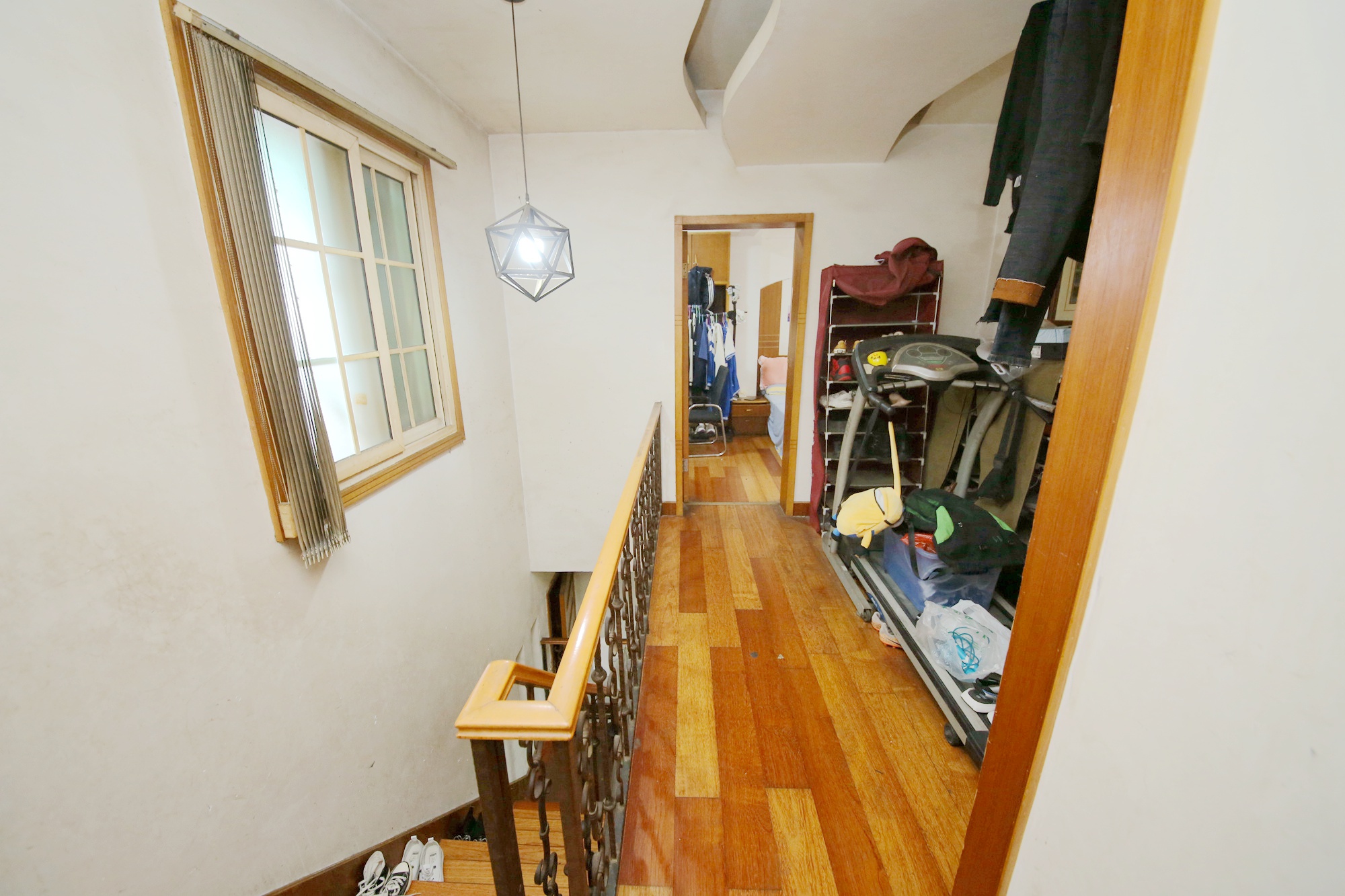 盾华实业（盾华商住楼）  3室2厅2卫   102.00万其他