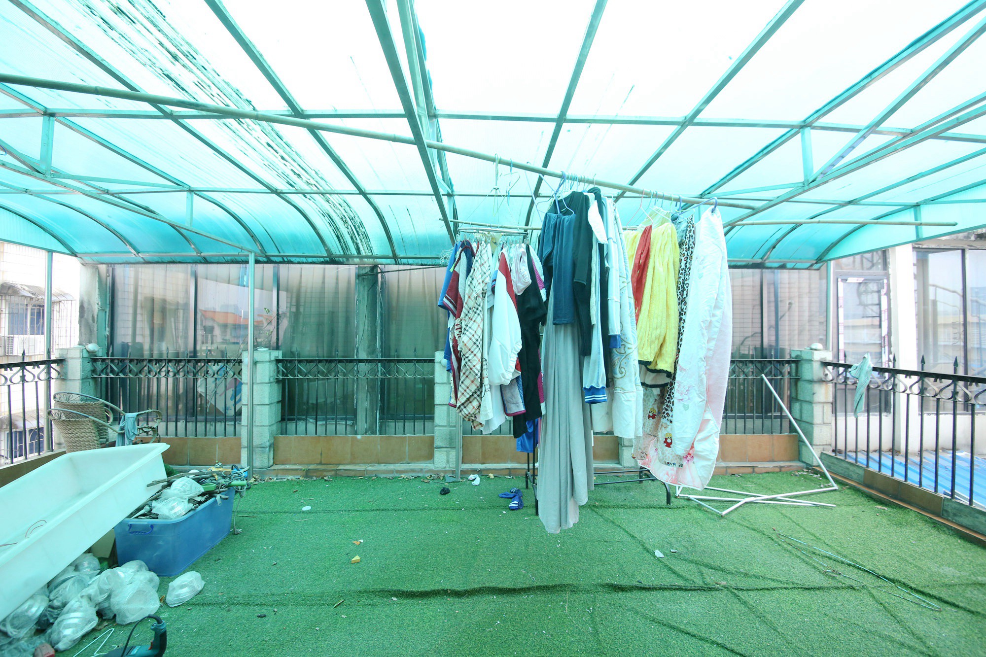 盾华实业（盾华商住楼）  3室2厅2卫   102.00万其他