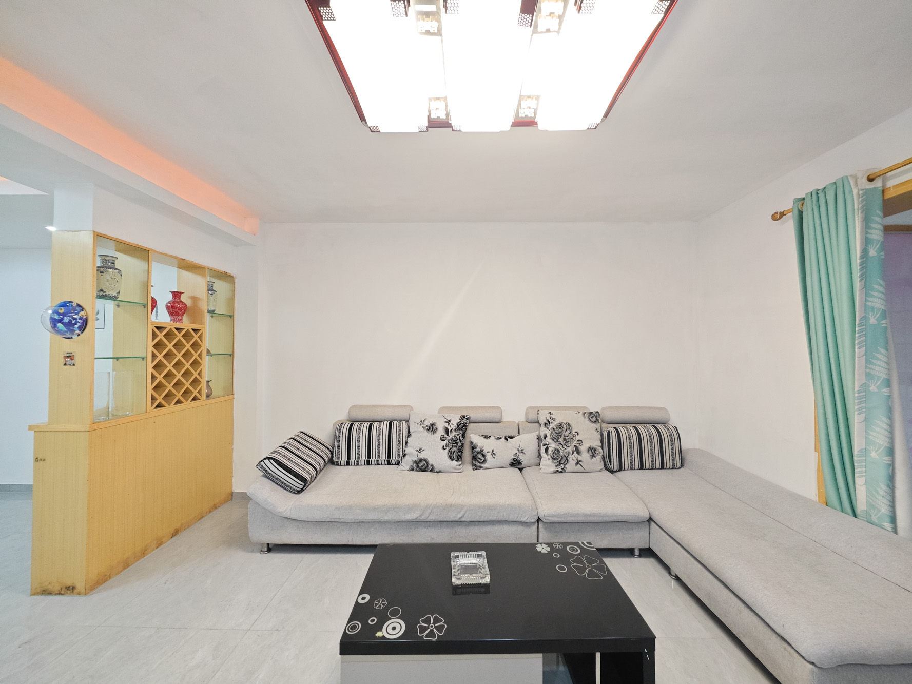 华盛世纪新城 2室2厅1卫 64.8万 华盛世纪新城 2室2厅1卫 64.8万客厅