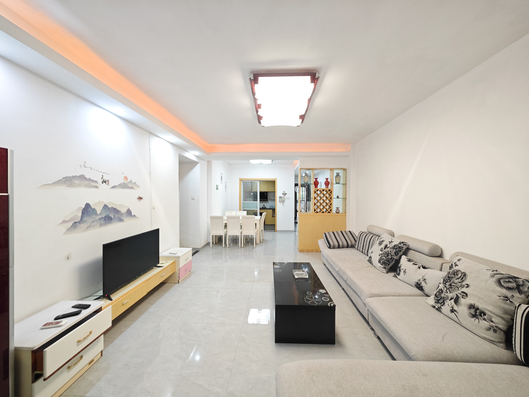 华盛世纪新城 2室2厅1卫 64.8万 华盛世纪新城 2室2厅1卫 64.8万客厅