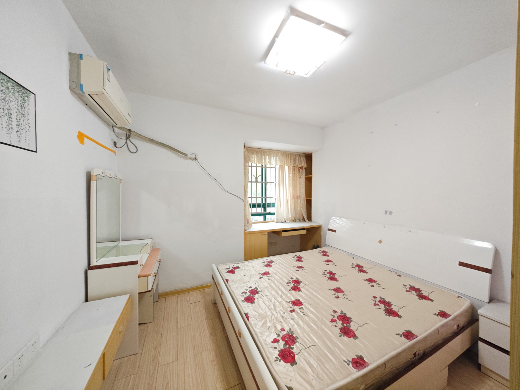 华盛世纪新城 2室2厅1卫 64.8万 华盛世纪新城 2室2厅1卫 64.8万卧室