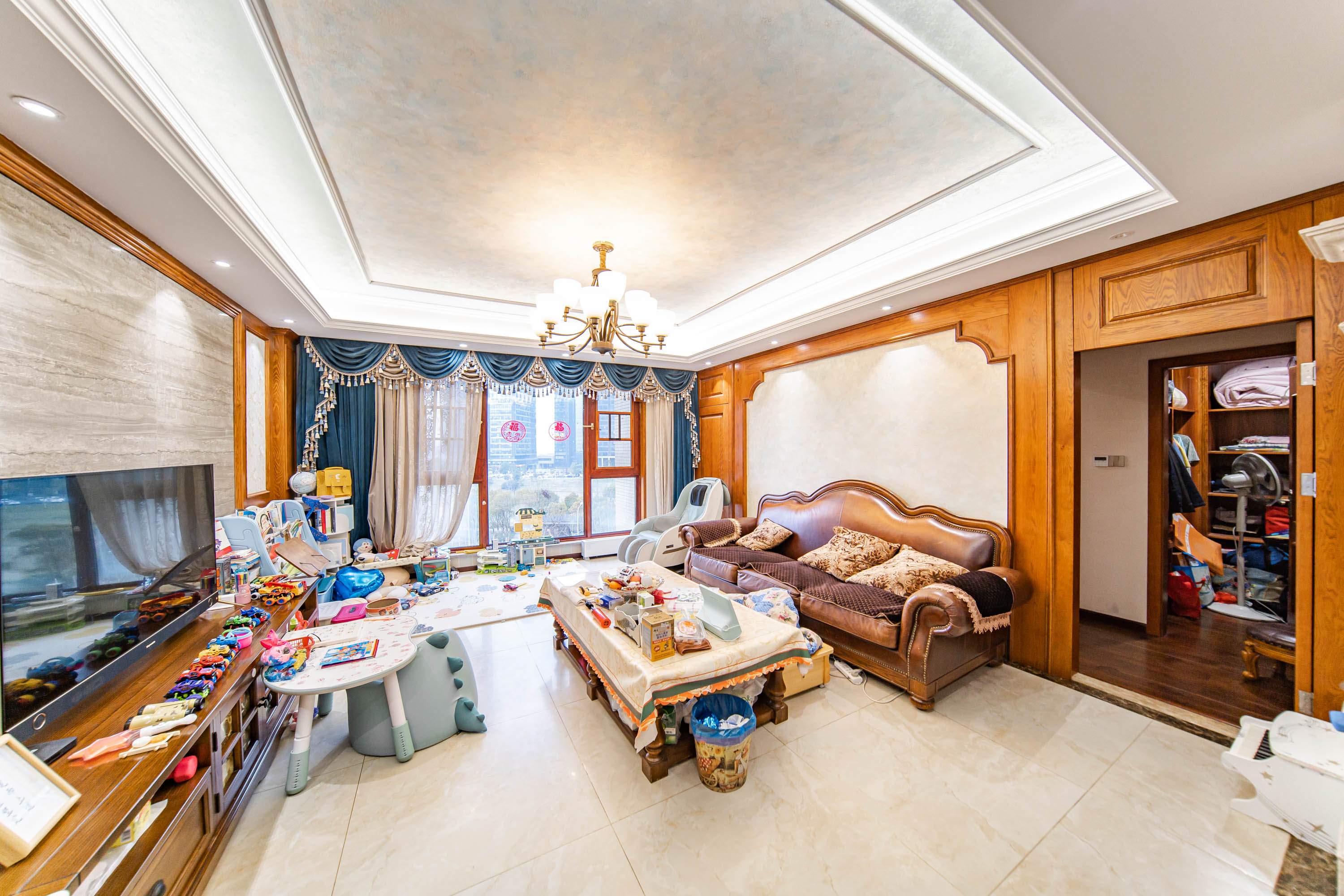 兰亭湾畔  4室2厅1卫    245.0万 兰亭湾畔  4室2厅1卫    245.0万客厅