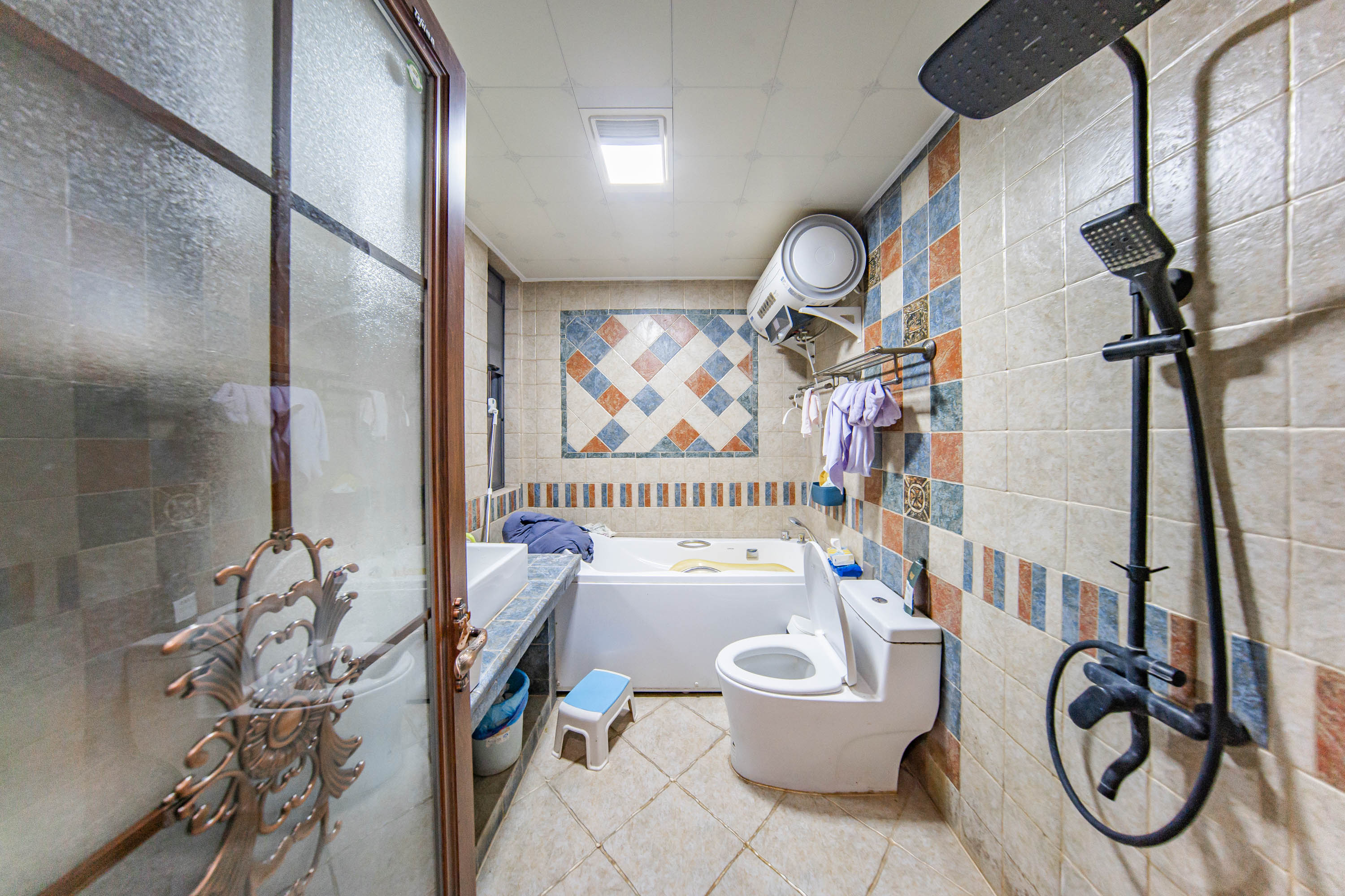 兰亭湾畔  4室2厅1卫    245.0万 兰亭湾畔  4室2厅1卫    245.0万卫生间