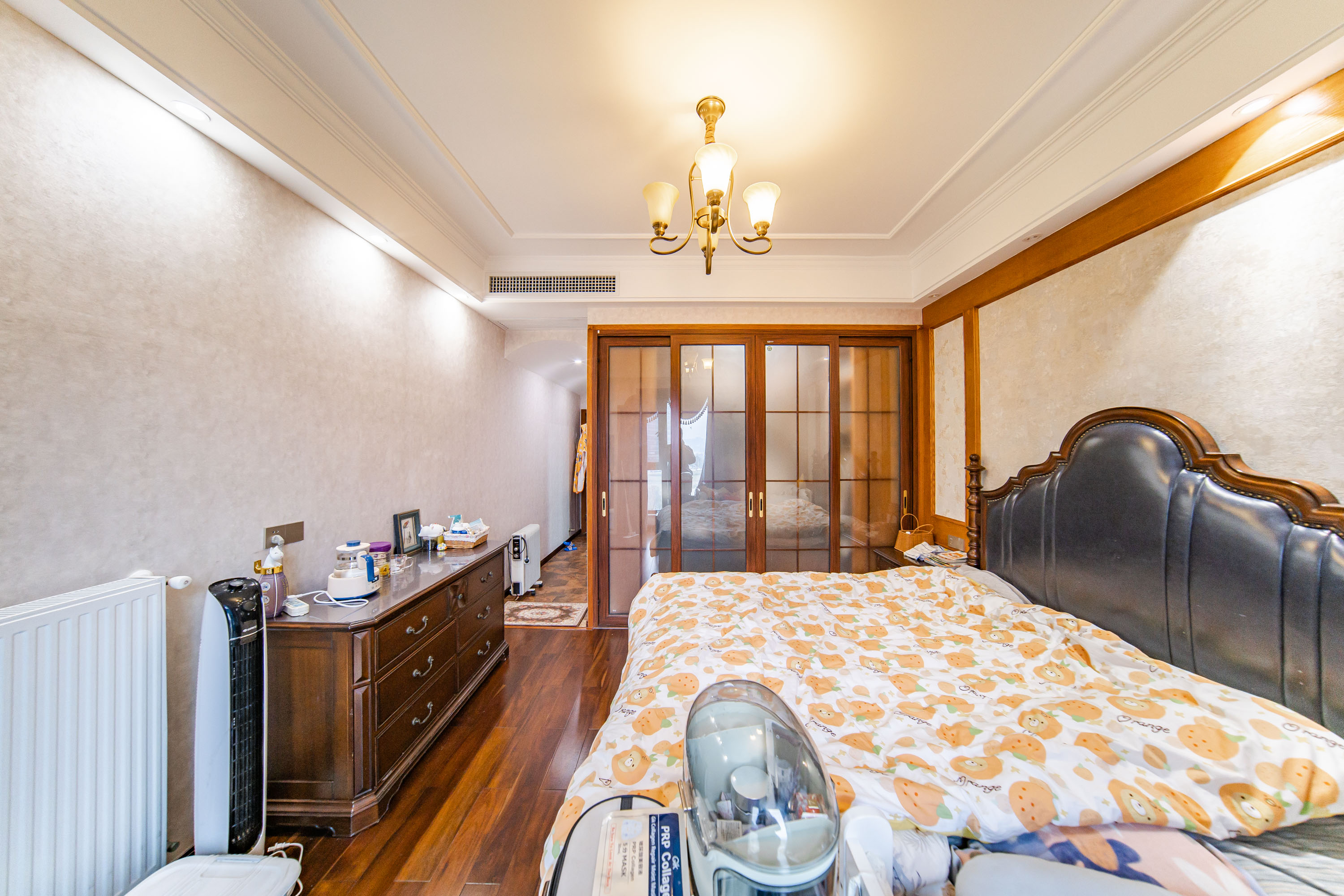 兰亭湾畔  4室2厅1卫    245.0万 兰亭湾畔  4室2厅1卫    245.0万卧室