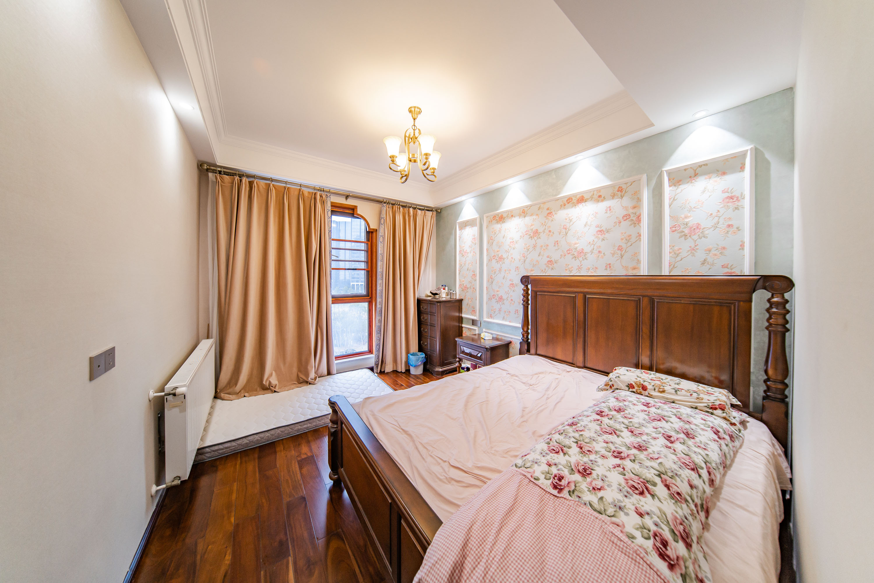 兰亭湾畔  4室2厅1卫    245.0万 兰亭湾畔  4室2厅1卫    245.0万卧室