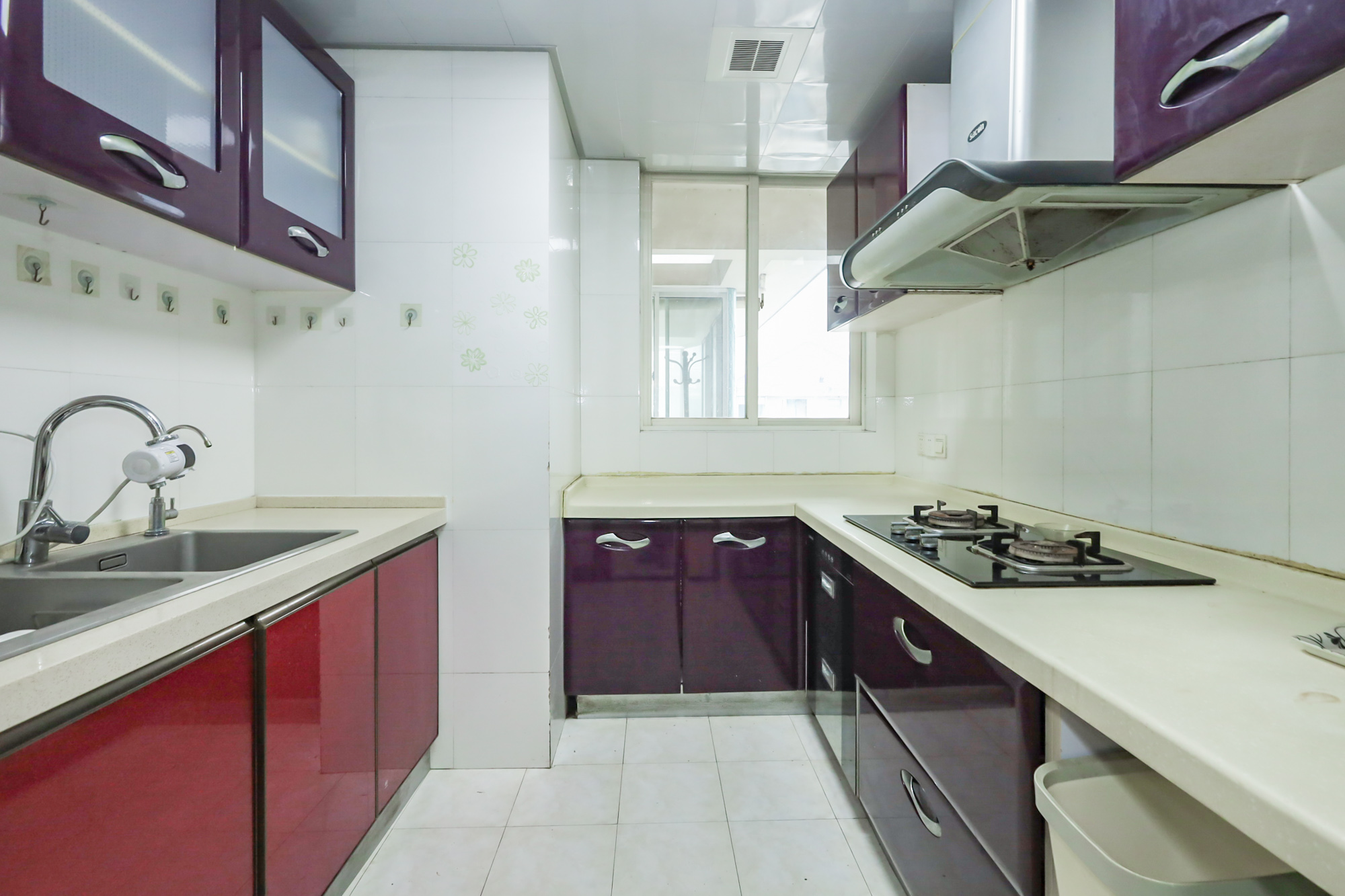 枫树园 4室2厅2卫 182.0万 枫树园 4室2厅2卫 182.0万厨房