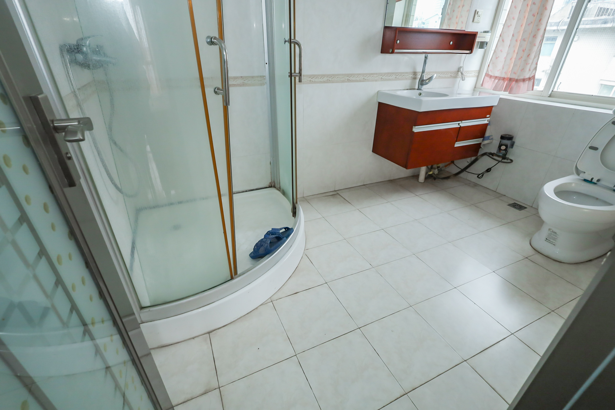 枫树园 4室2厅2卫 182.0万 枫树园 4室2厅2卫 182.0万卫生间