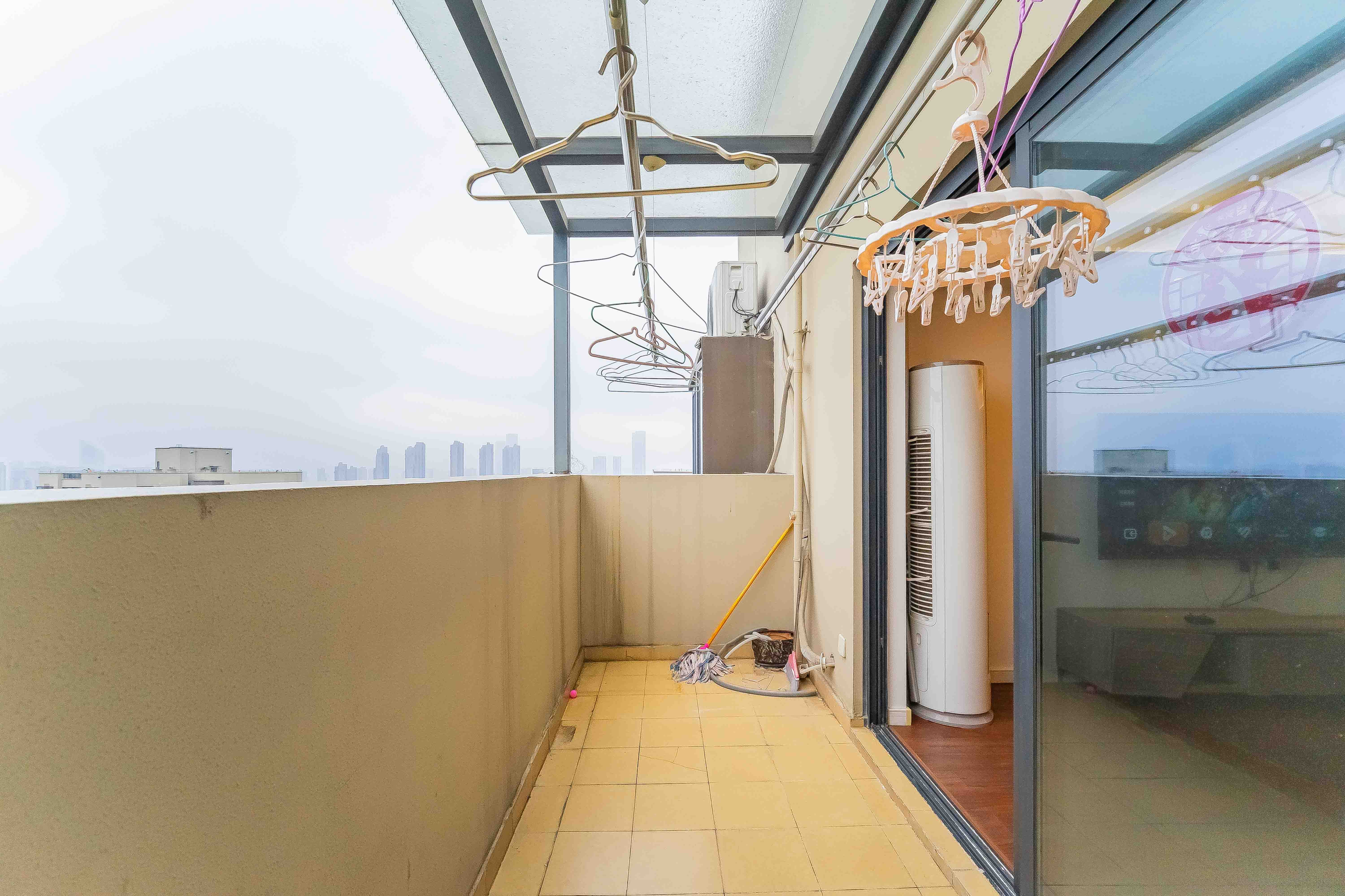 万科魅力之城观澜里  3室2厅2卫   110.00万 万科魅力之城观澜里  3室2厅2卫   110.00万阳台