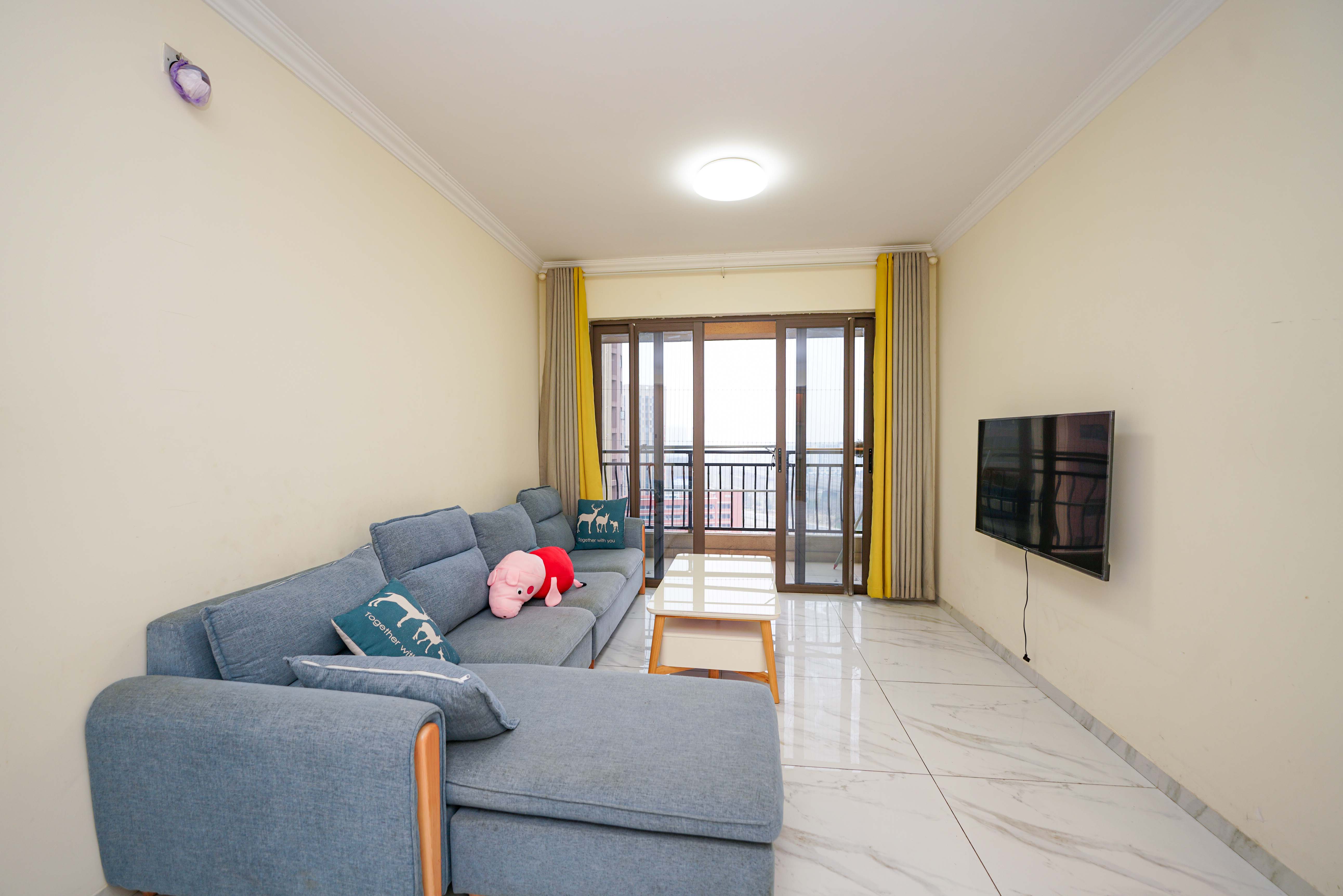 碧桂园公园壹号(凯怡茗苑) 3室2厅1卫 50.0万 碧桂园公园壹号(凯怡茗苑) 3室2厅1卫 50.0万客厅