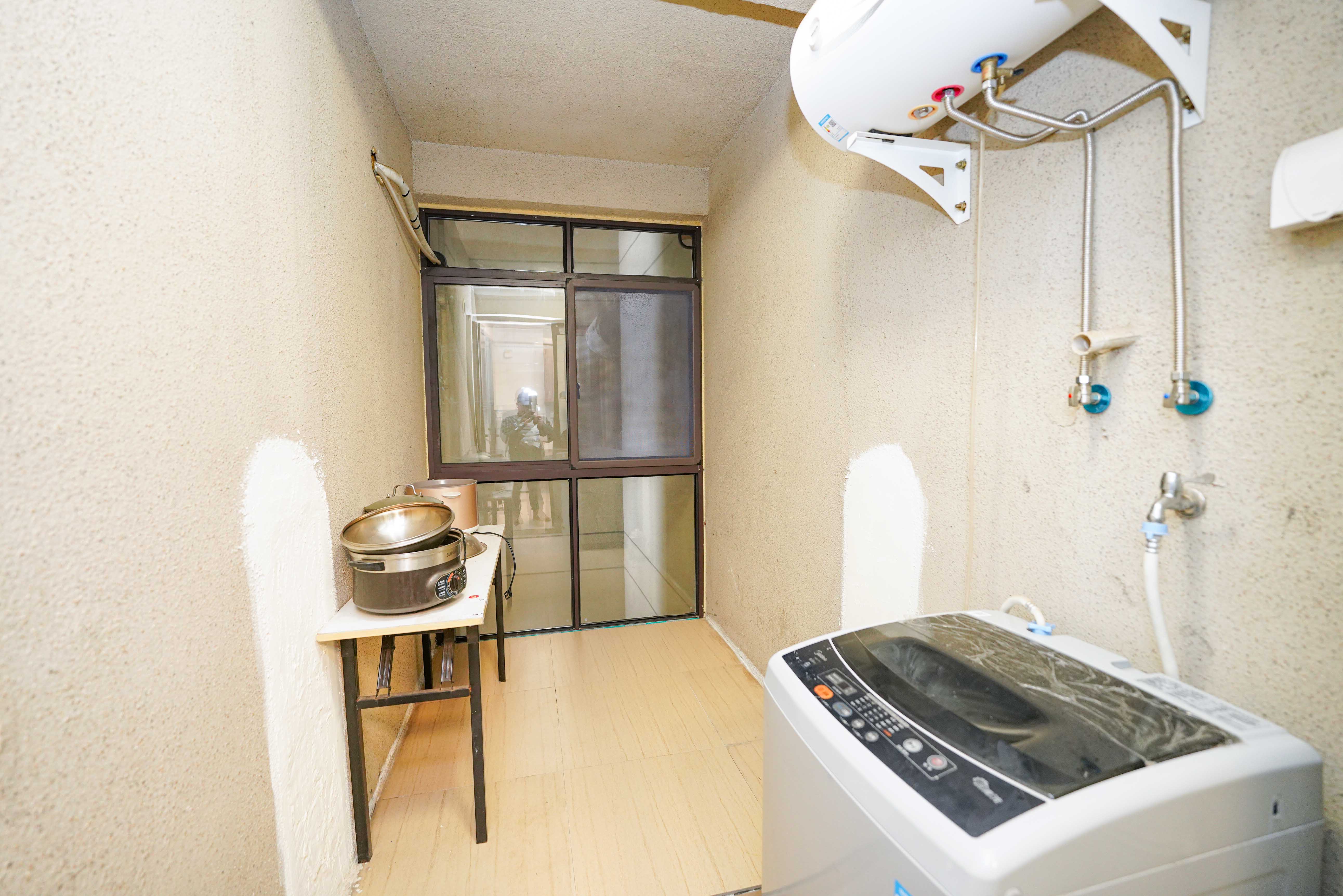 碧桂园公园壹号(凯怡茗苑) 3室2厅1卫 50.0万 碧桂园公园壹号(凯怡茗苑) 3室2厅1卫 50.0万阳台