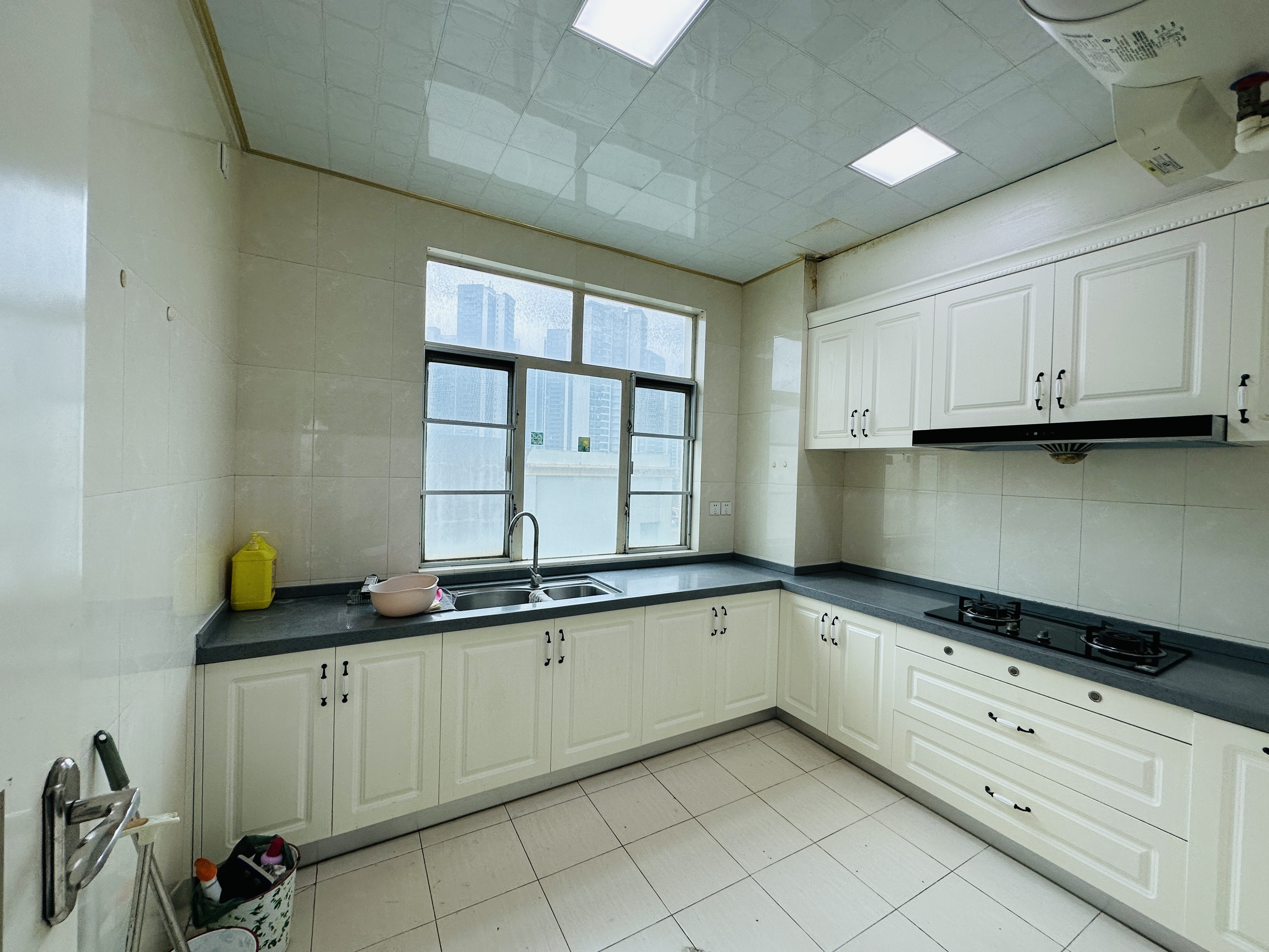 亚洲豪苑北区 3室2厅2卫 219.0万 亚洲豪苑北区 3室2厅2卫 219.0万室内图