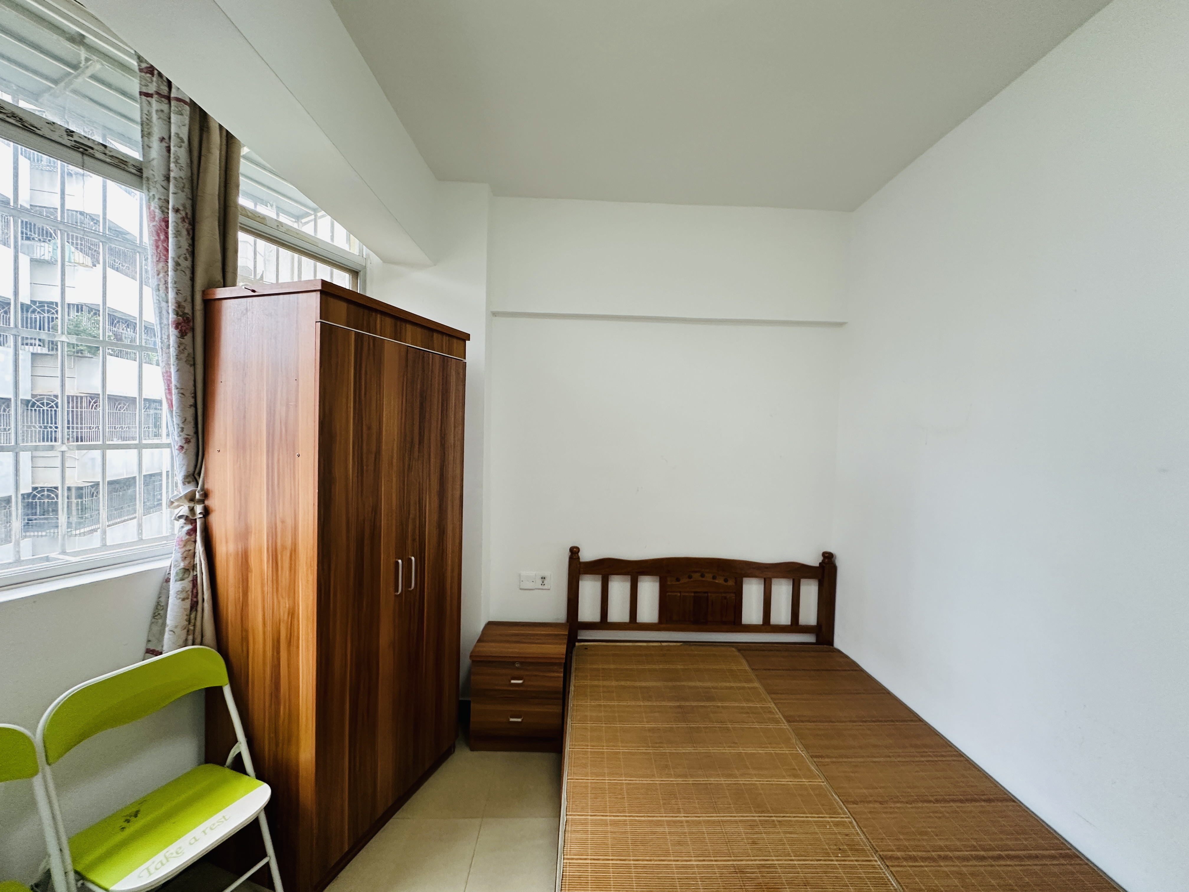 北岸青年公寓 1室1厅1卫 37.00万 北岸青年公寓 1室1厅1卫 37.00万卧室