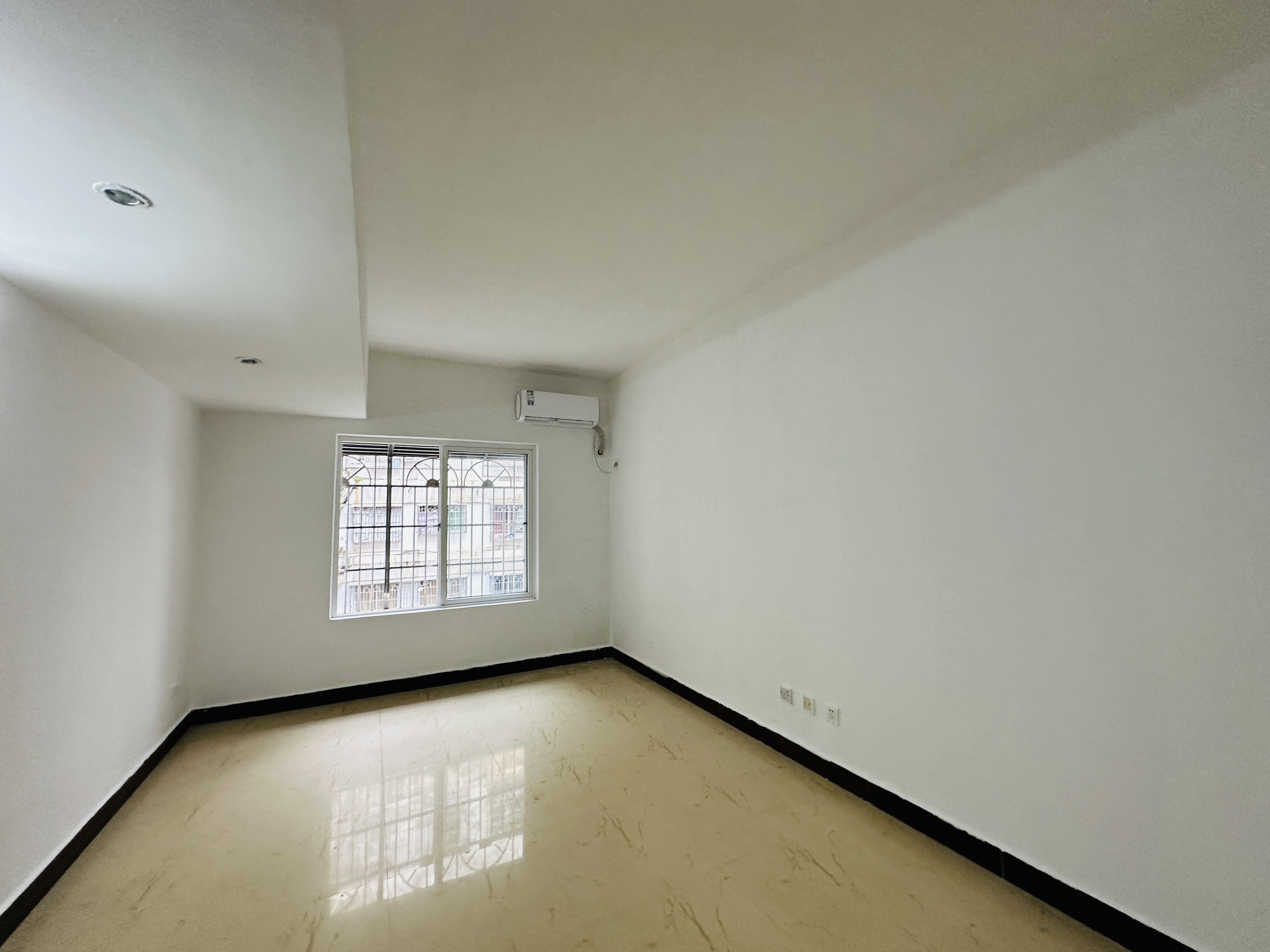 北岸青年公寓 1室1厅1卫 40.0万 北岸青年公寓 1室1厅1卫 40.0万卧室