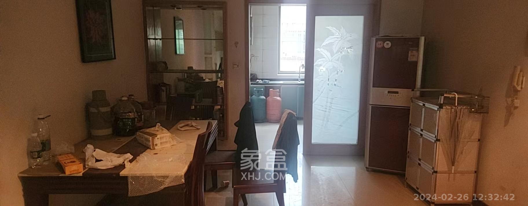 远通苑小区  4室2厅2卫   2700.00元/月室内图