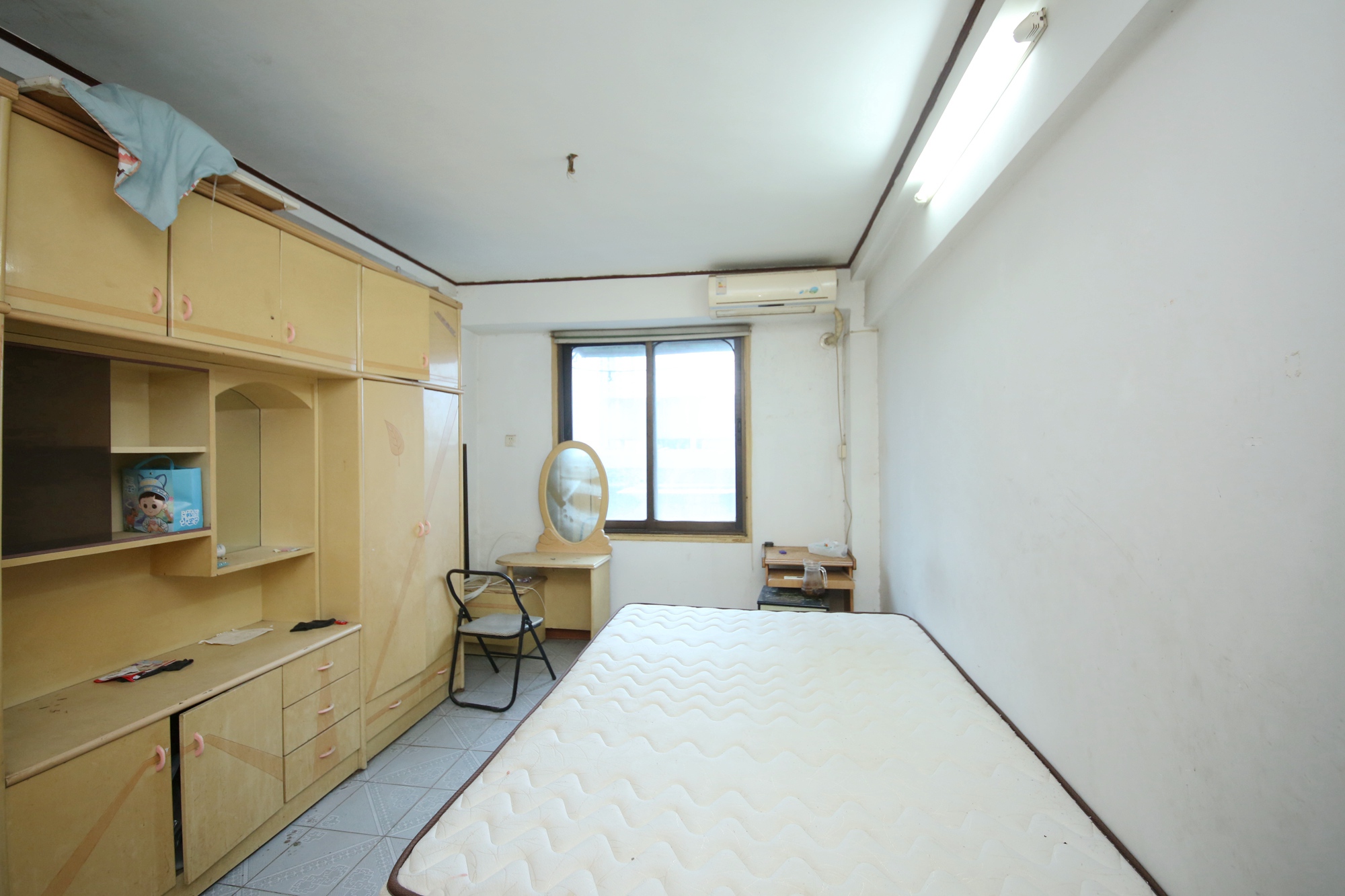 物回宿舍  2室2厅1卫   56.80万卧室