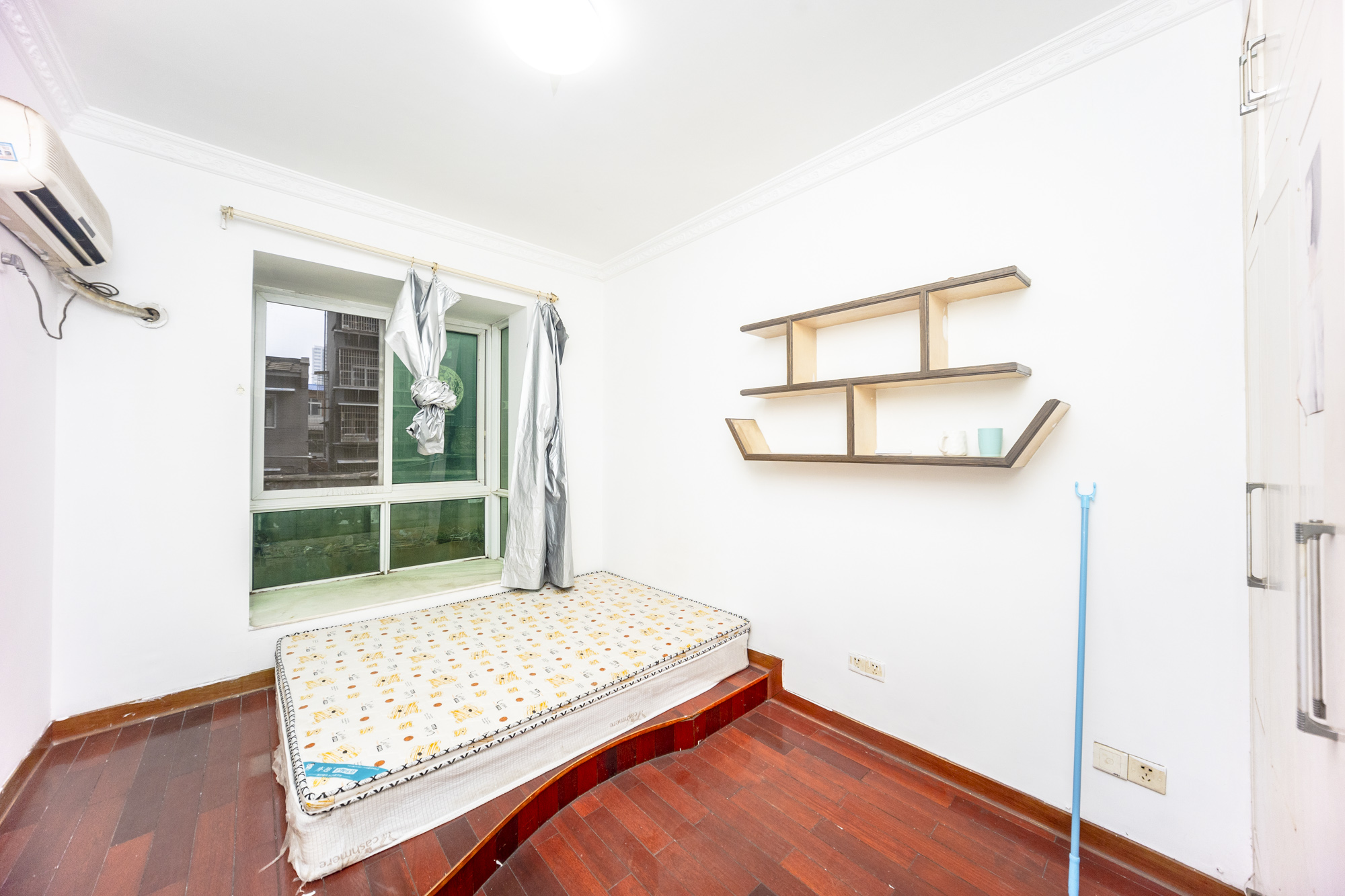 创远景园 3室1厅1卫 138.0万 创远景园 3室1厅1卫 138.0万卧室