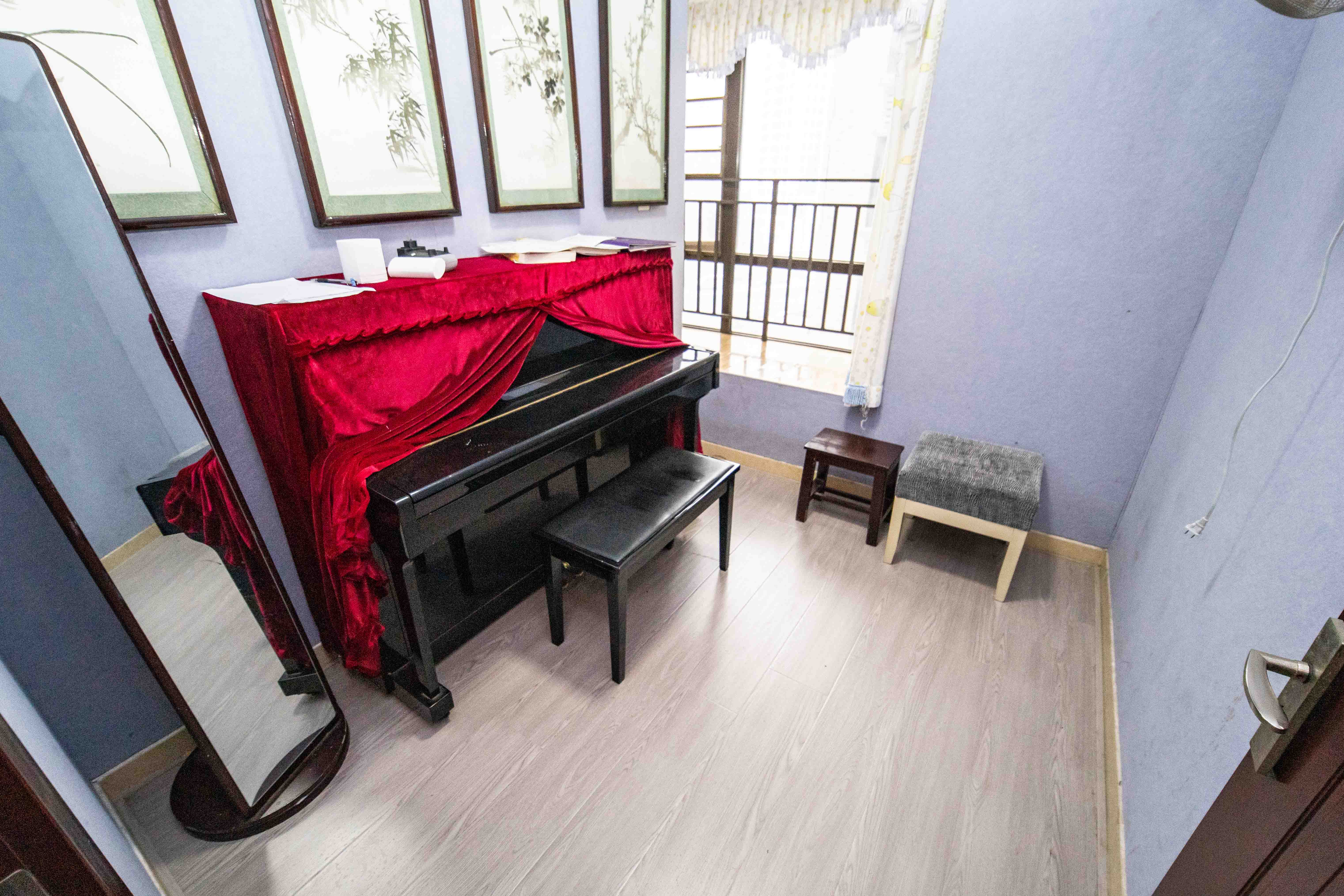 上东辛顿公寓  4室2厅1卫    79.8万 上东辛顿公寓  4室2厅1卫    79.8万卧室