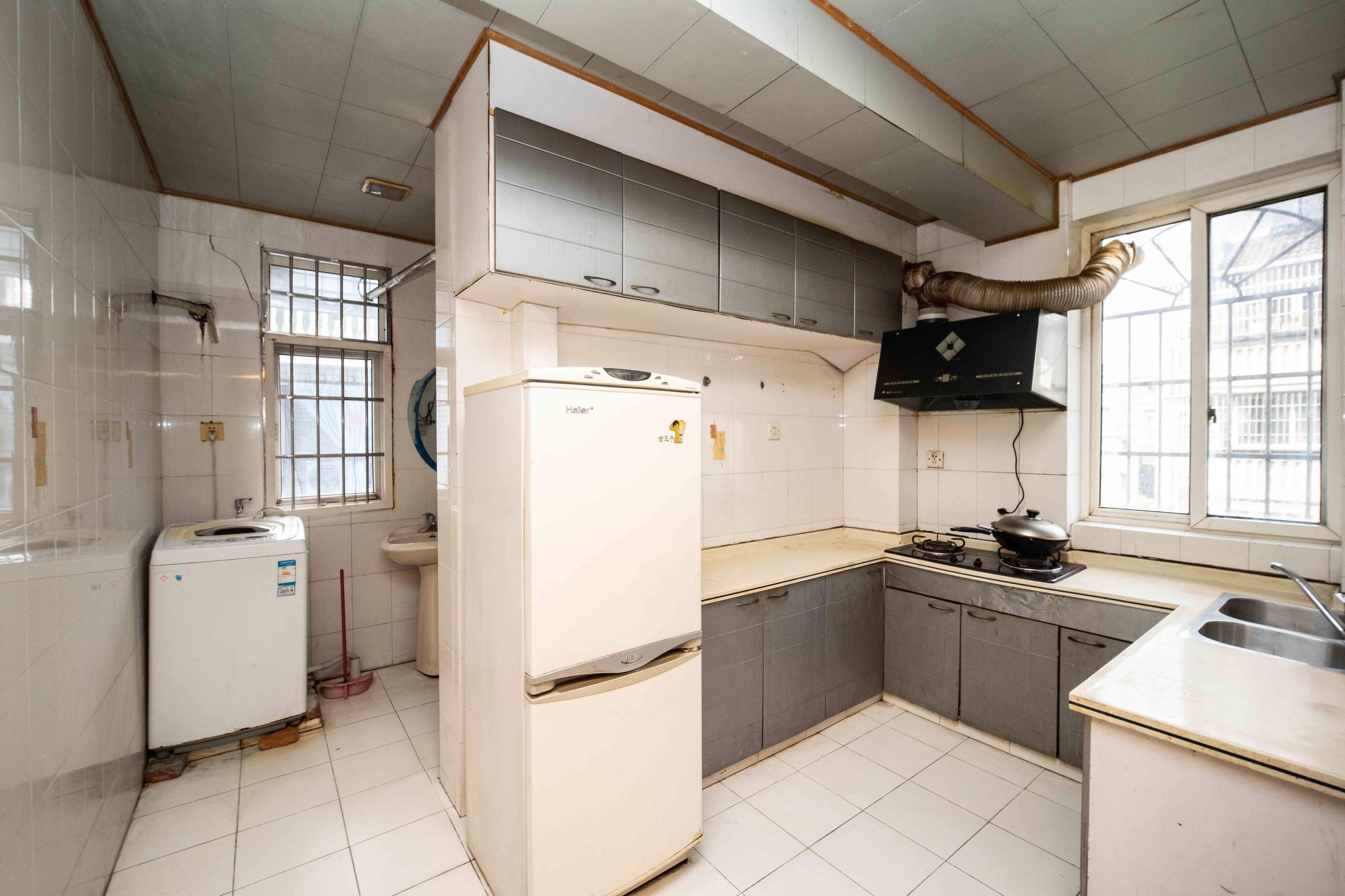 德政园 3室2厅2卫 67.0万 德政园 3室2厅2卫 67.0万厨房