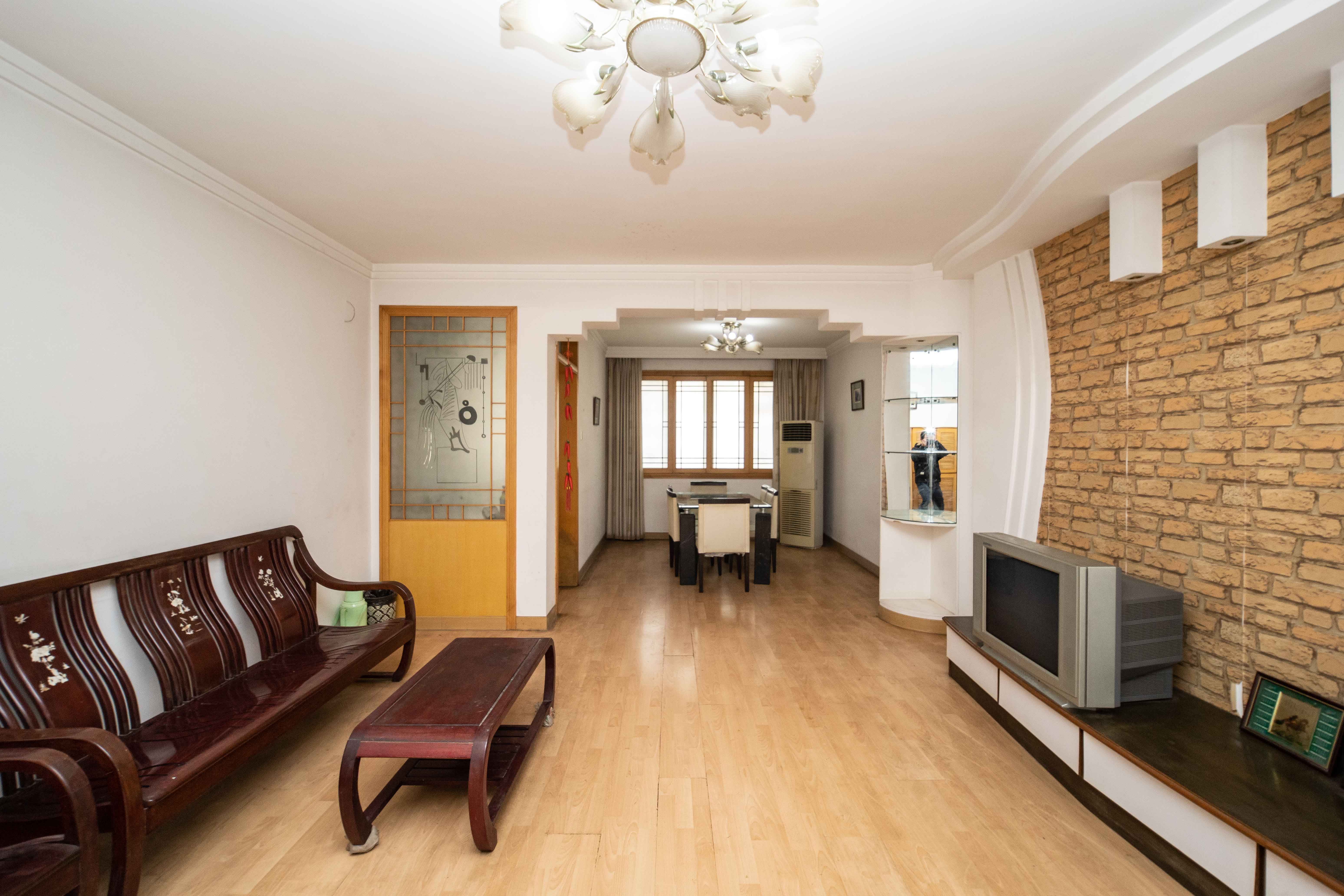 德政园 3室2厅2卫 67.0万 德政园 3室2厅2卫 67.0万客厅