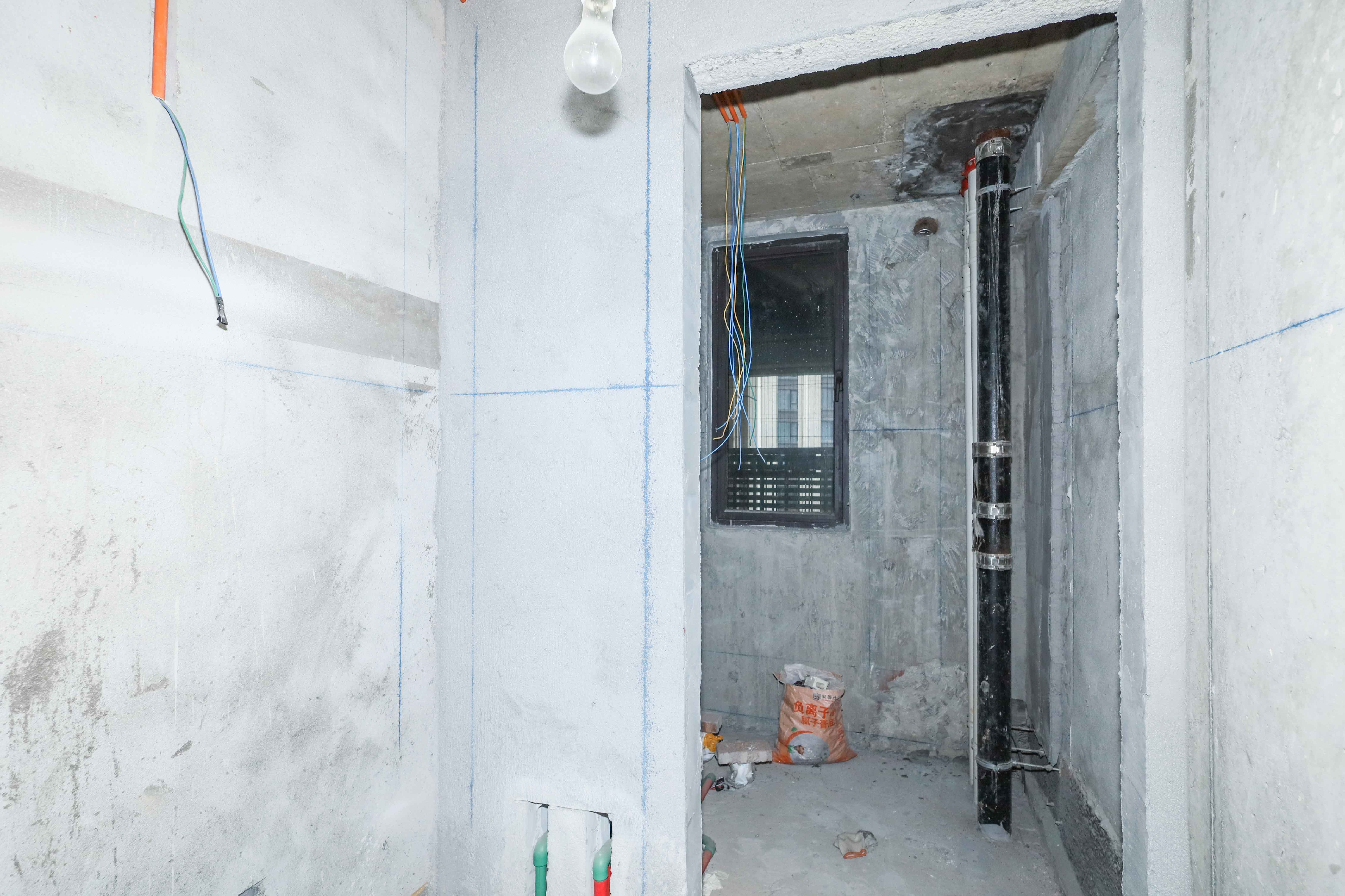建发央著  4室2厅2卫   175.00万卫生间
