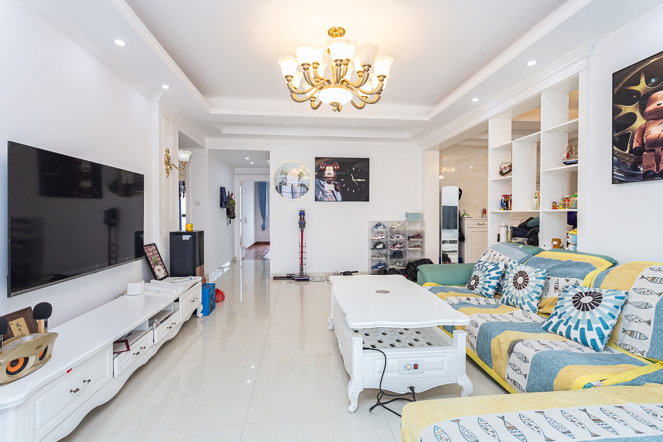 长高圆梦佳苑 3室2厅2卫 130.0万 长高圆梦佳苑 3室2厅2卫 130.0万客厅