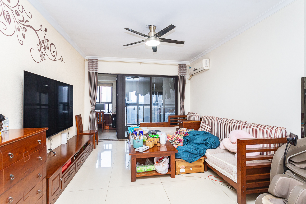 时代倾城一期 3室2厅1卫 100.0万 时代倾城一期 3室2厅1卫 100.0万客厅