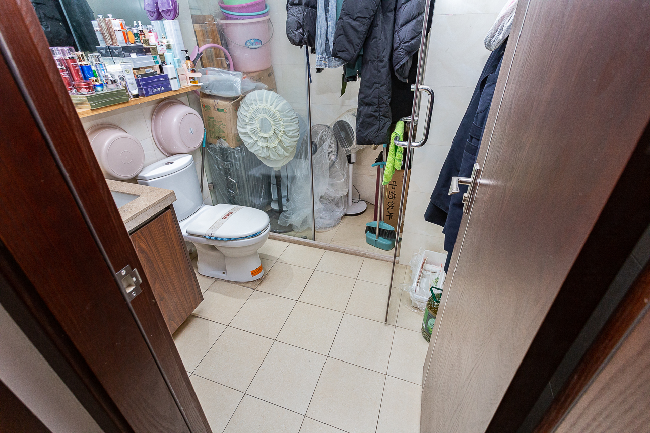 时代倾城一期 3室2厅1卫 100.0万 时代倾城一期 3室2厅1卫 100.0万卫生间