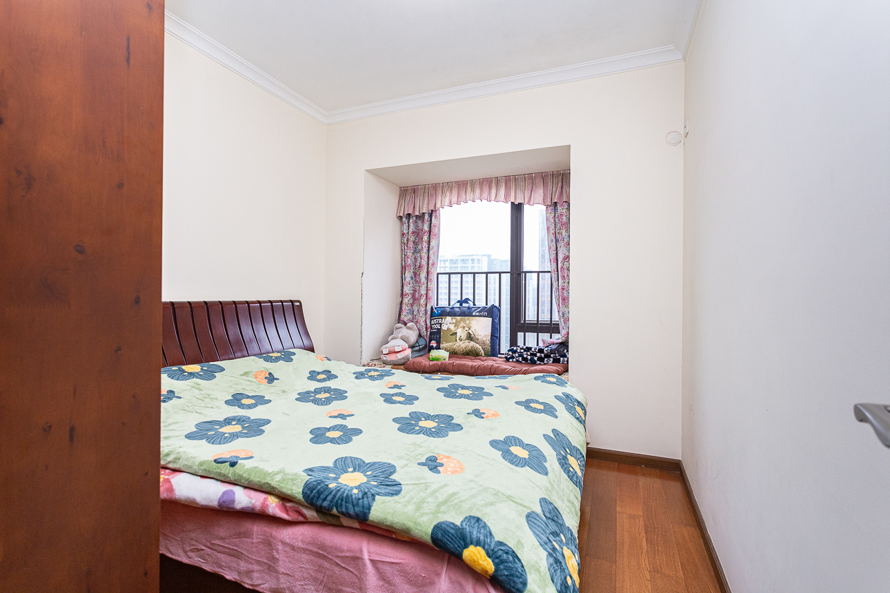 时代倾城一期 3室2厅1卫 100.0万 时代倾城一期 3室2厅1卫 100.0万卧室