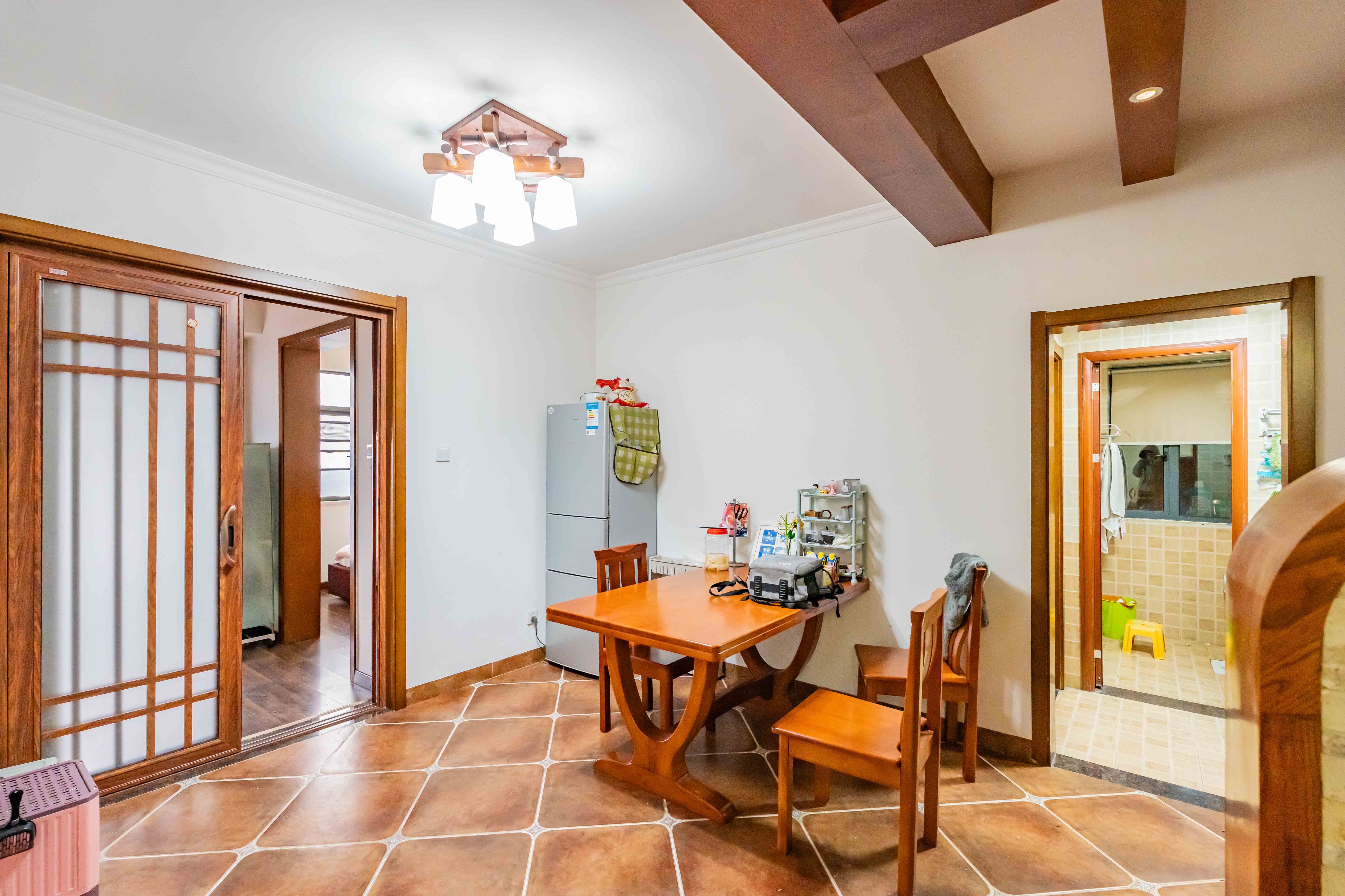 悦湖山  3室2厅1卫    76.0万 悦湖山  3室2厅1卫    76.0万客厅