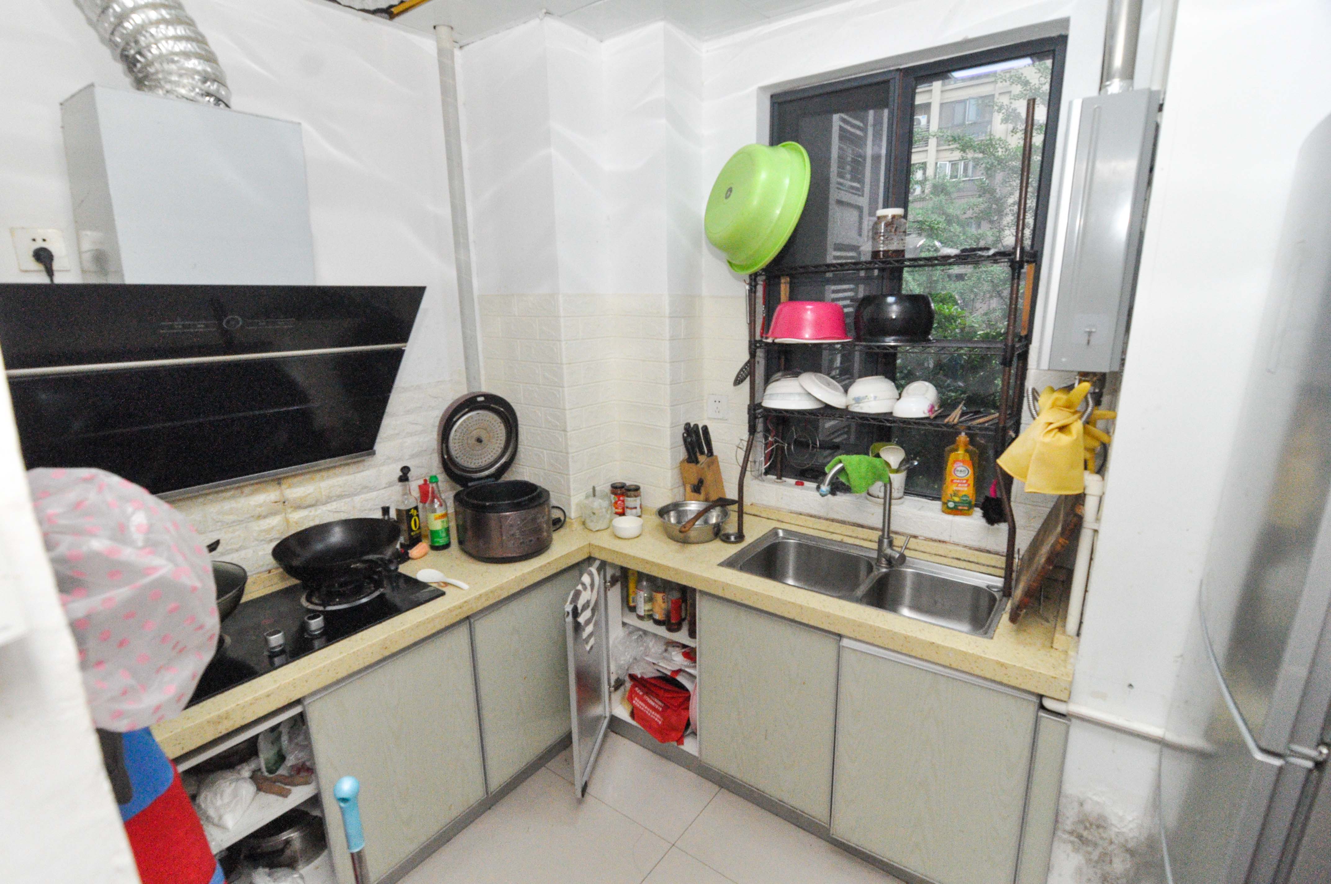 中海梅溪湖壹号 3室2厅1卫 112.00万 中海梅溪湖壹号 3室2厅1卫 112.00万厨房