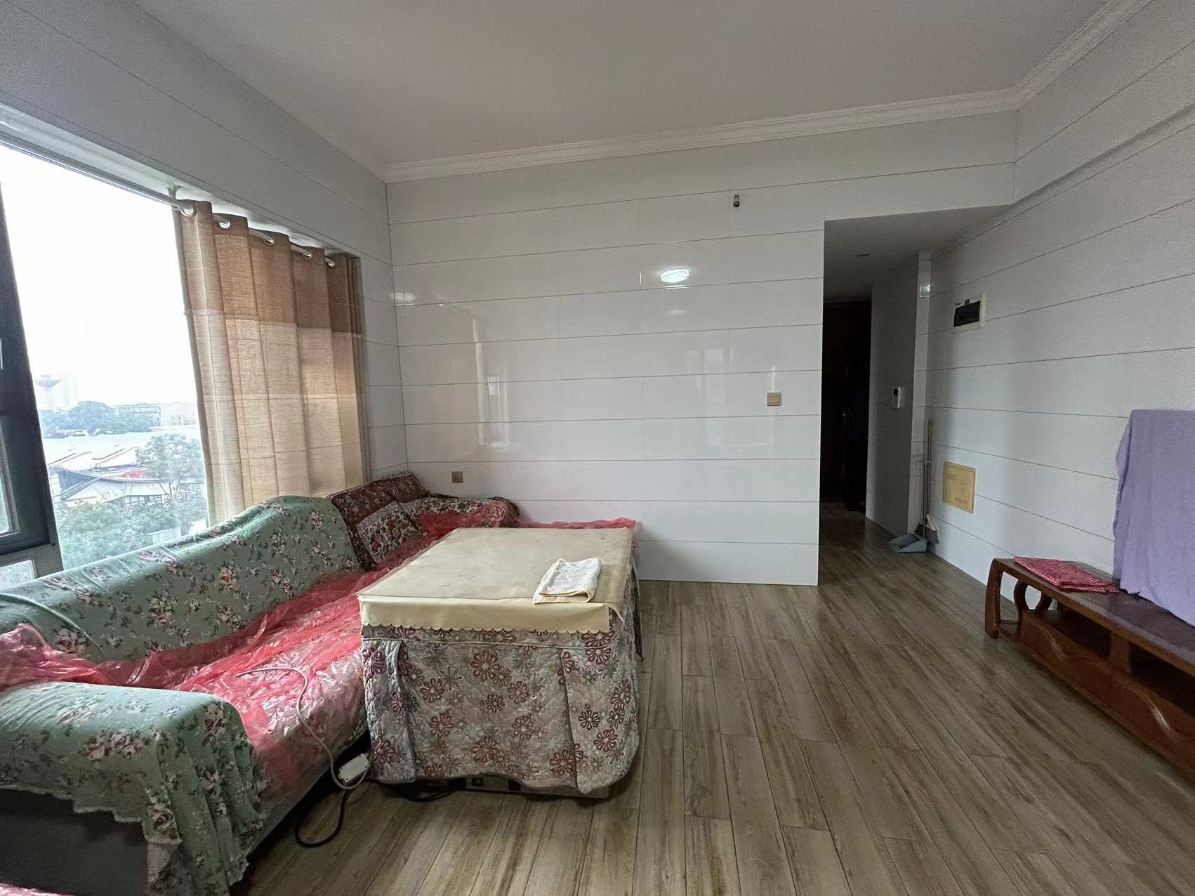 中泰财富湘江 1室1厅1卫 27.0万 中泰财富湘江 1室1厅1卫 27.0万室内图