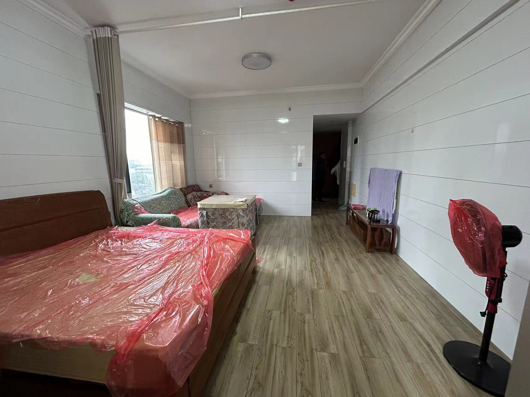 中泰财富湘江 1室1厅1卫 27.0万 中泰财富湘江 1室1厅1卫 27.0万室内图