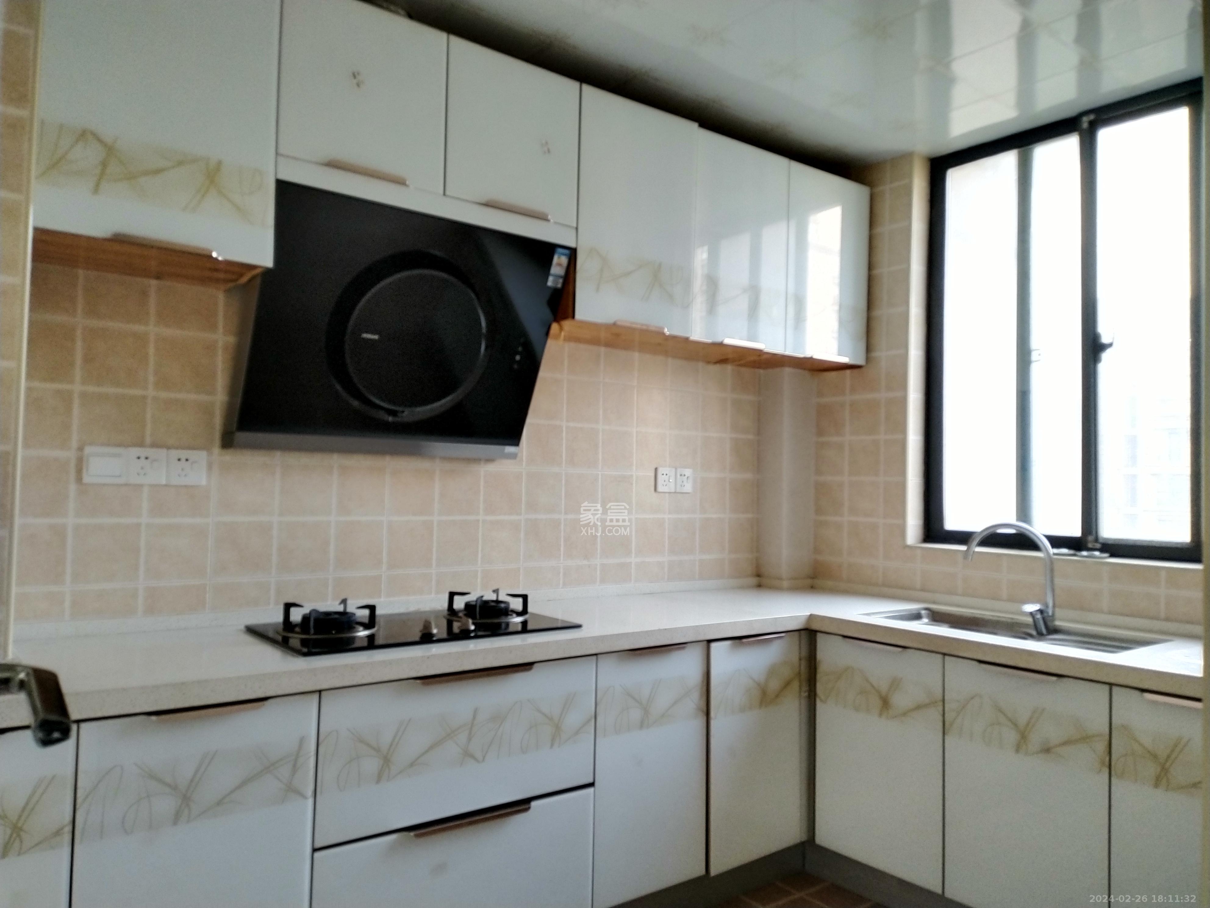 中建麓山和苑  3室2厅2卫   2200.00元/月室内图