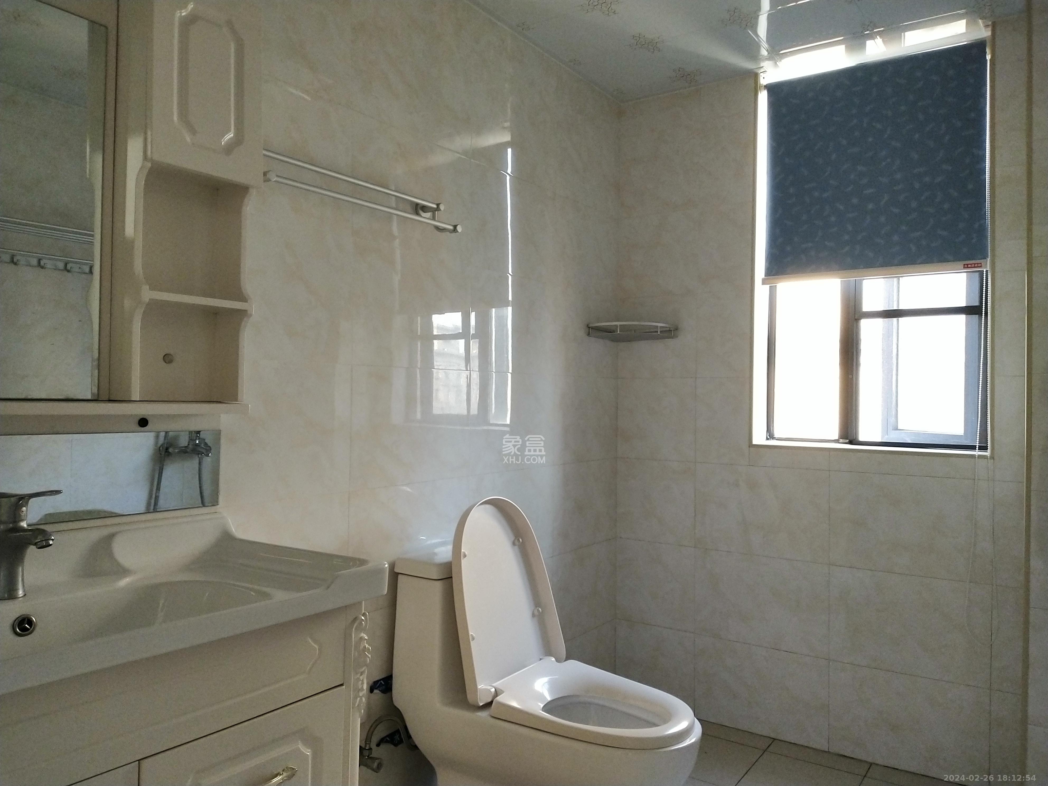 中建麓山和苑  3室2厅2卫   2200.00元/月室内图