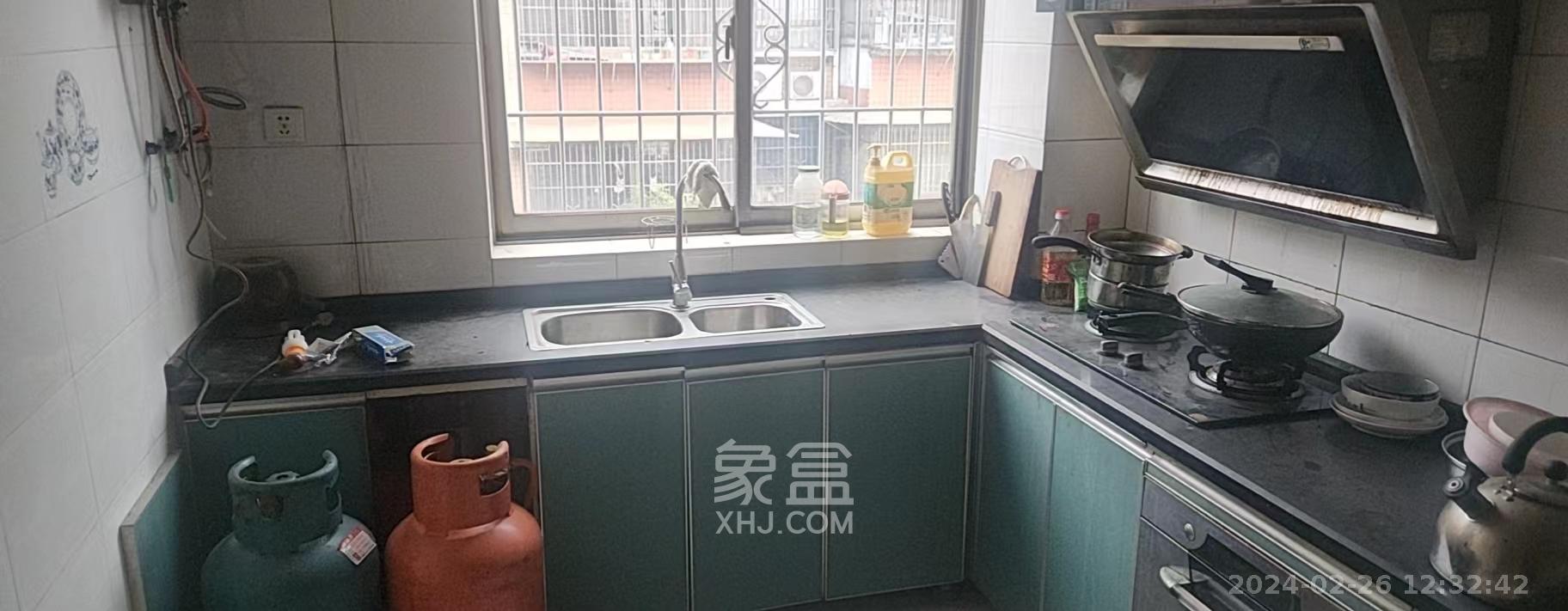 远通苑小区  4室2厅2卫   2700.00元/月室内图