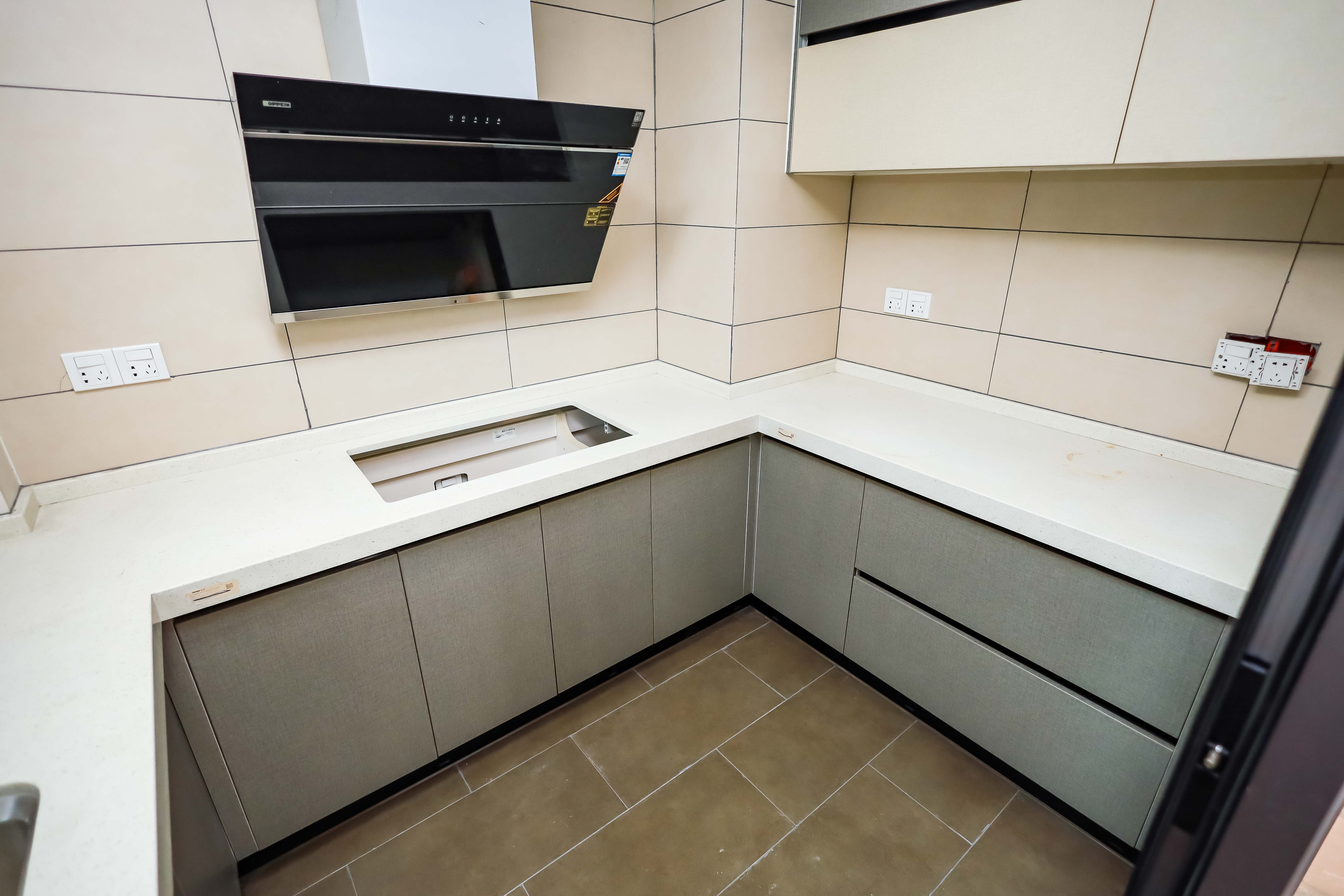 万象府台  4室2厅2卫    240.0万 万象府台  4室2厅2卫    240.0万厨房