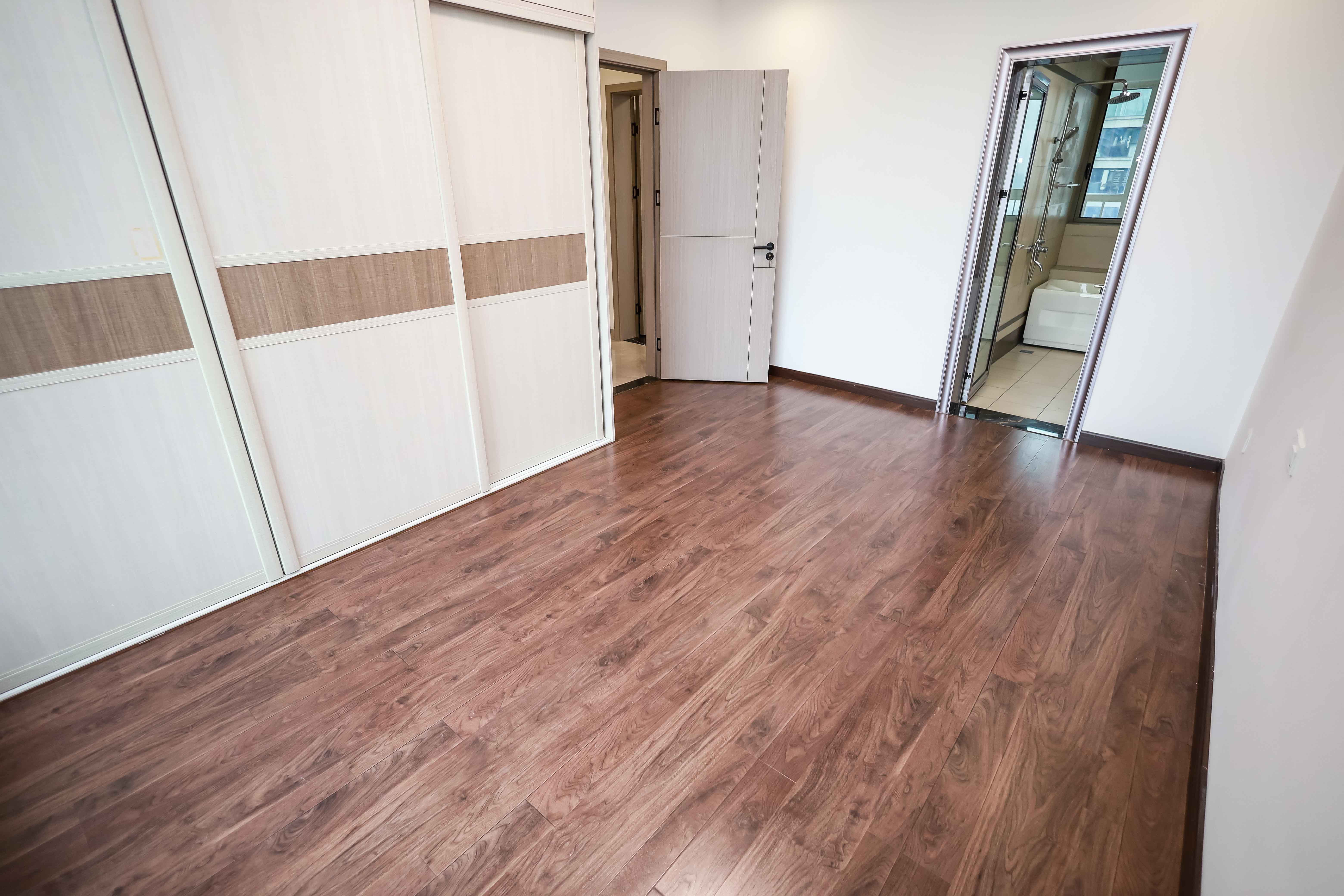 万象府台  4室2厅2卫    240.0万 万象府台  4室2厅2卫    240.0万卧室